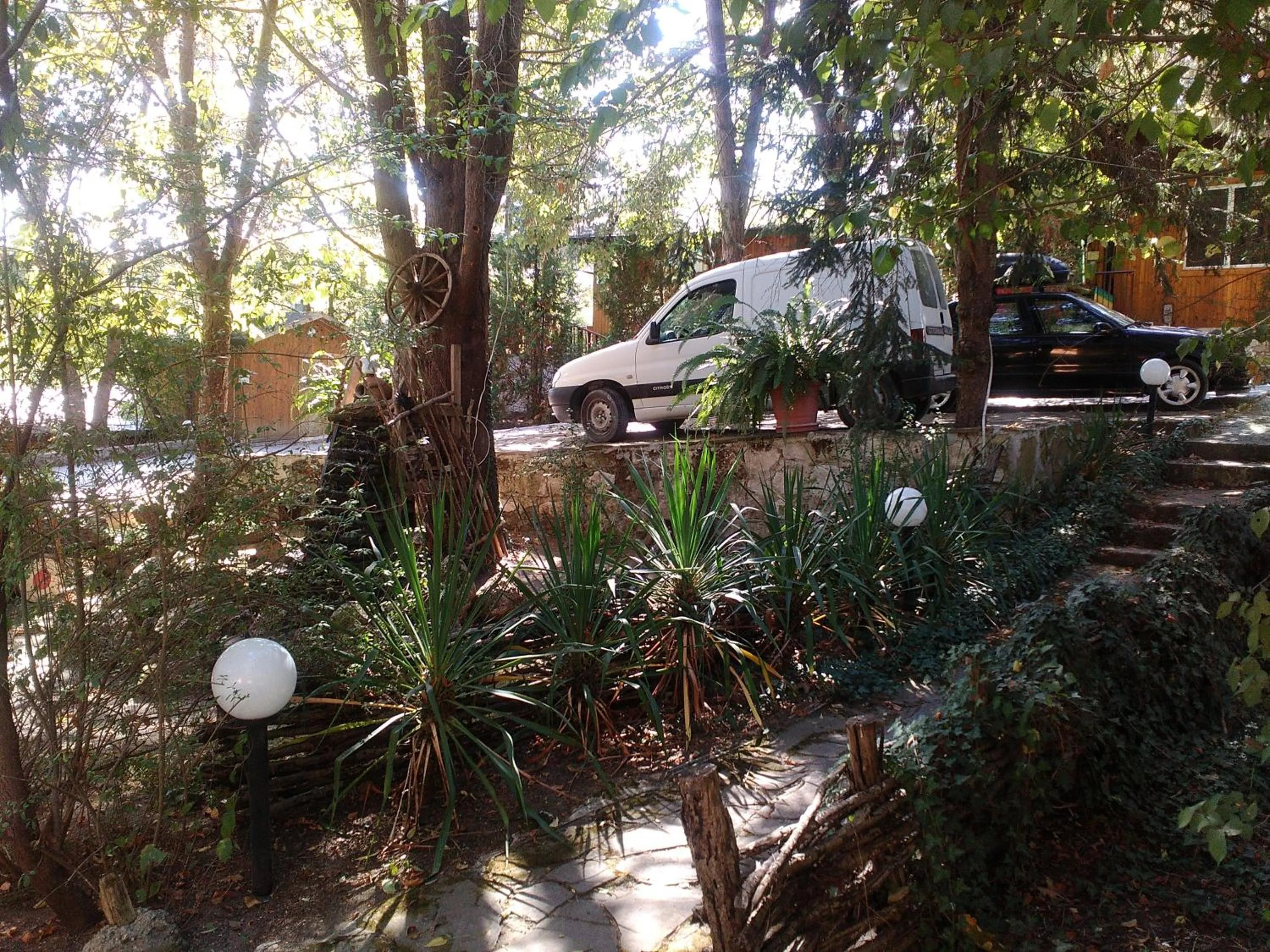 Garden view in Nimpha Bungalows