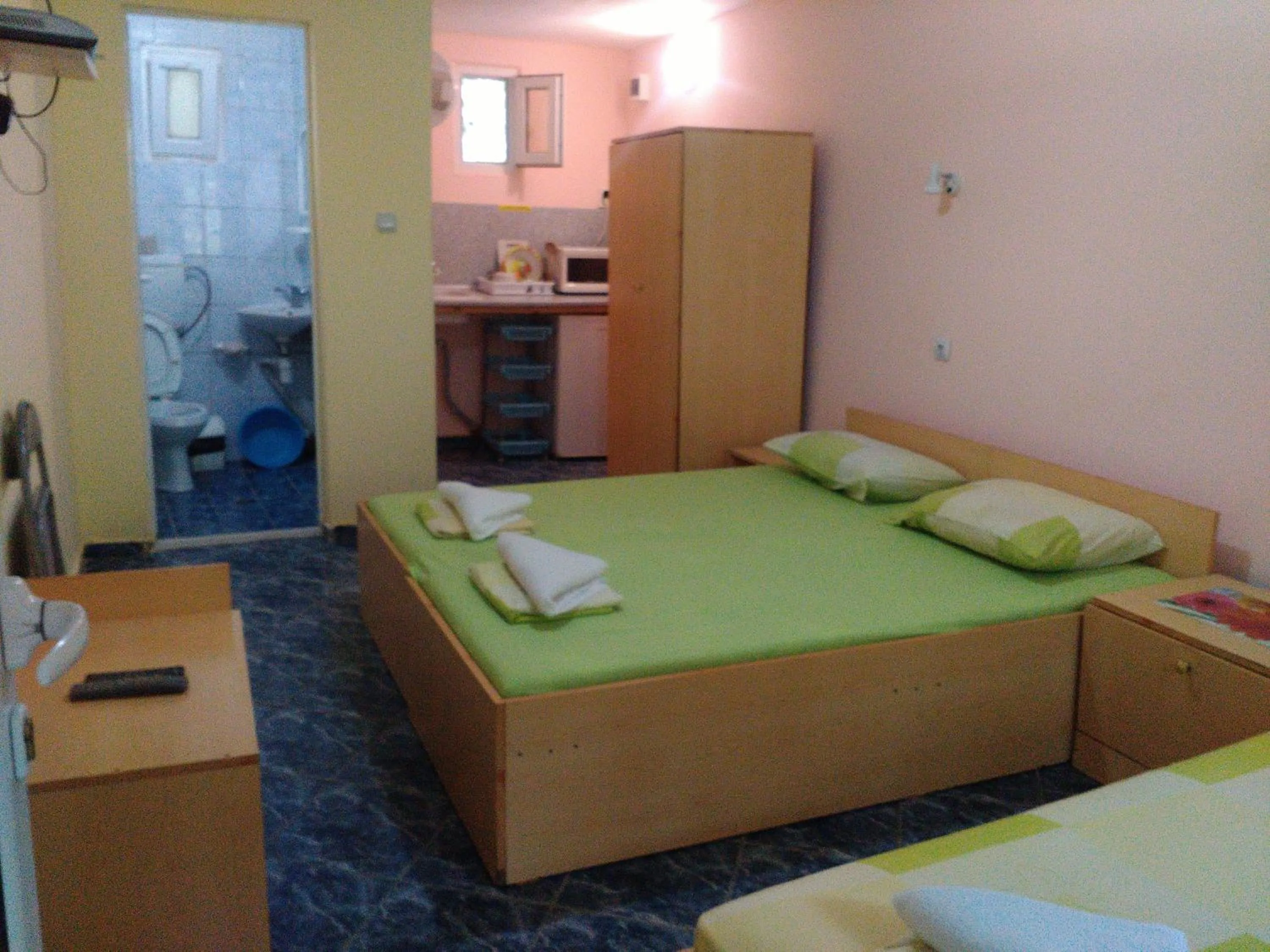 Bathroom, Bed in Nimpha Bungalows