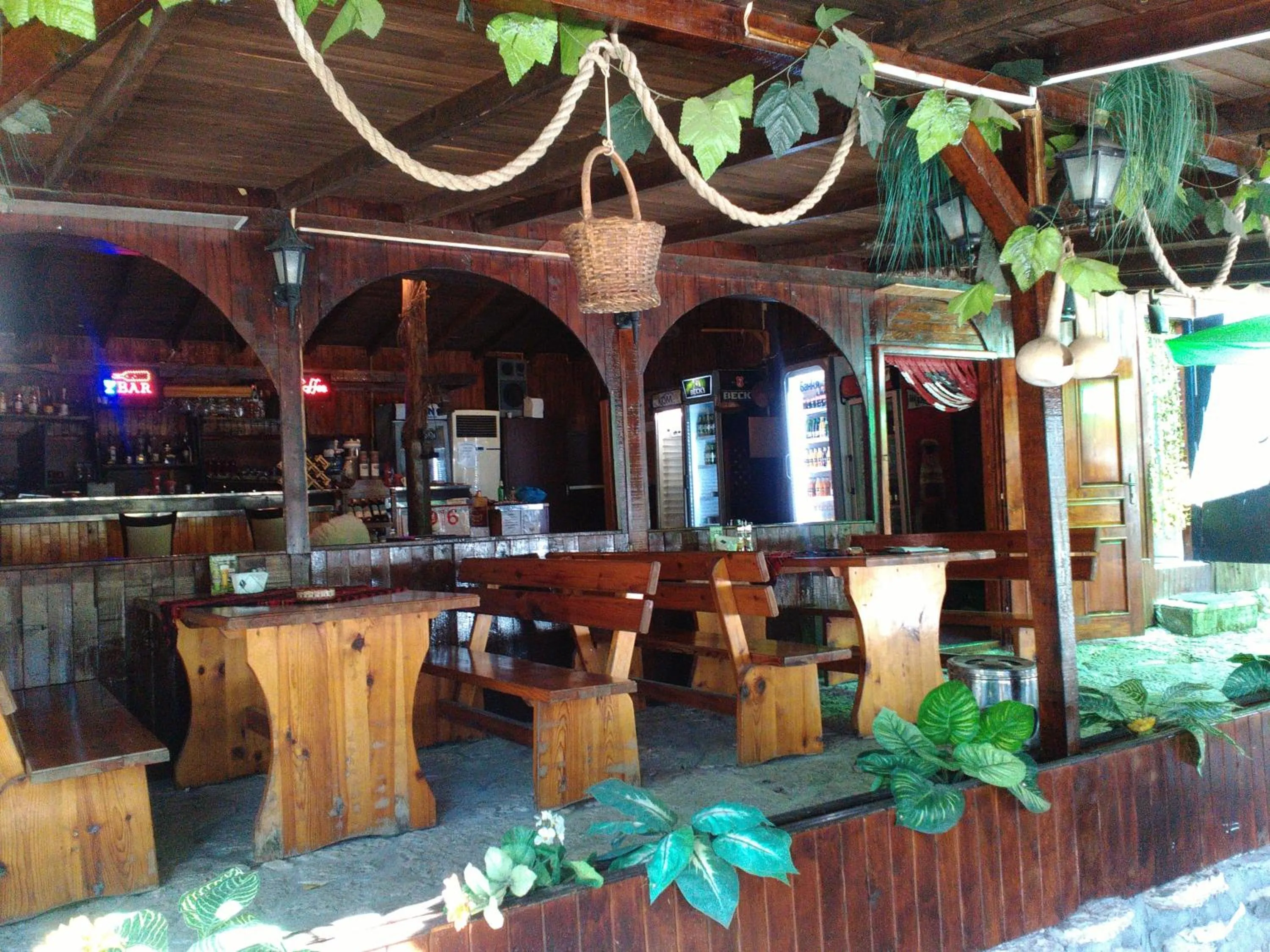 Restaurant/places to eat in Nimpha Bungalows