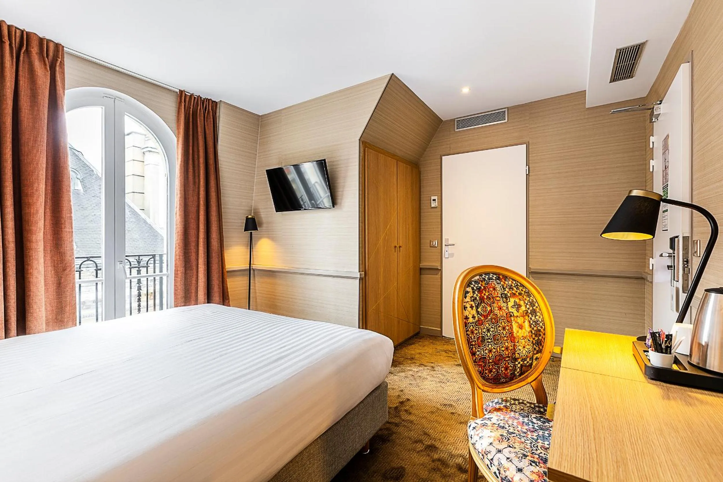 Photo of the whole room, Bed in Hotel La Manufacture