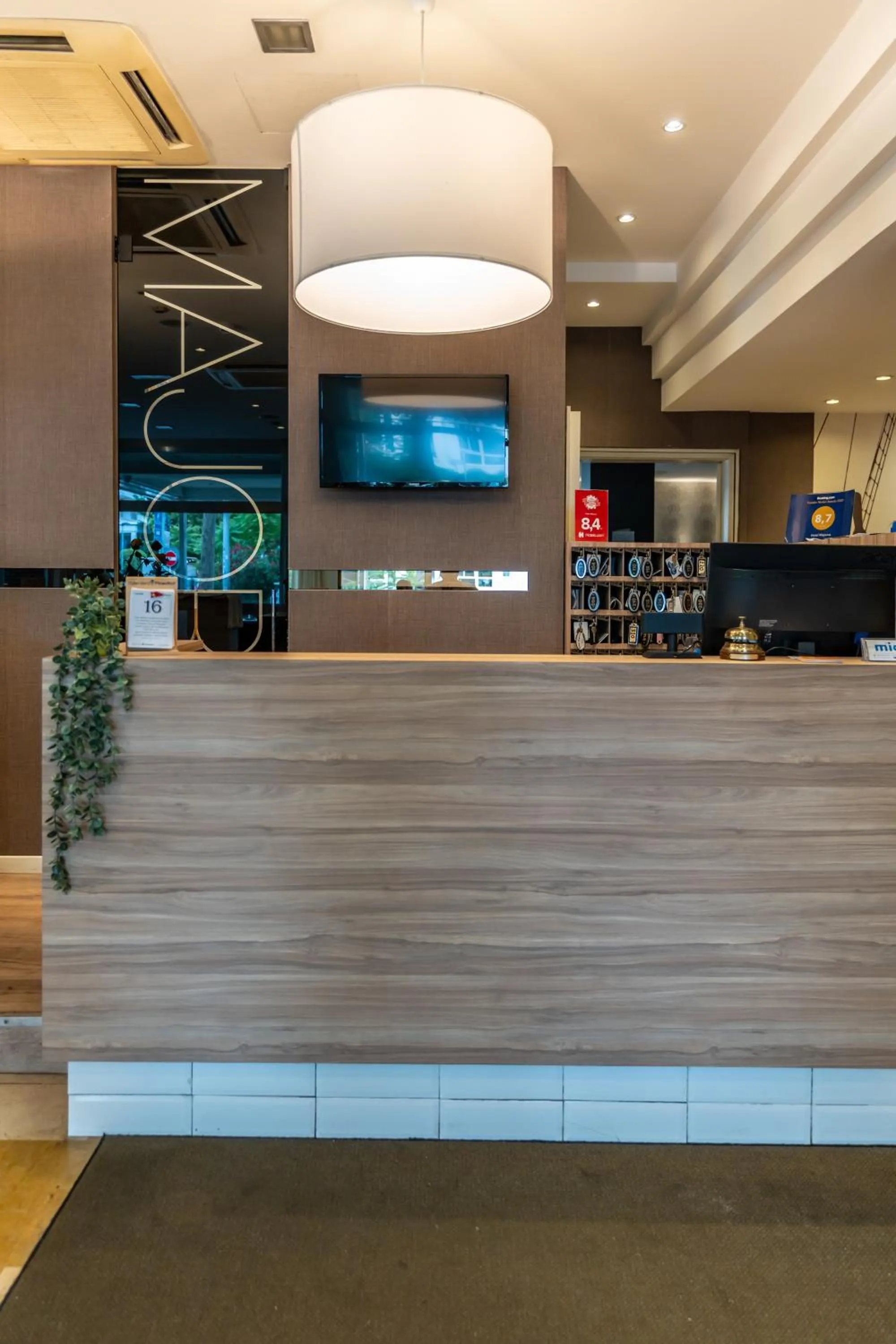 Lobby or reception in Hotel Majorca sul Mare in centro a Riccione con Area Fitness