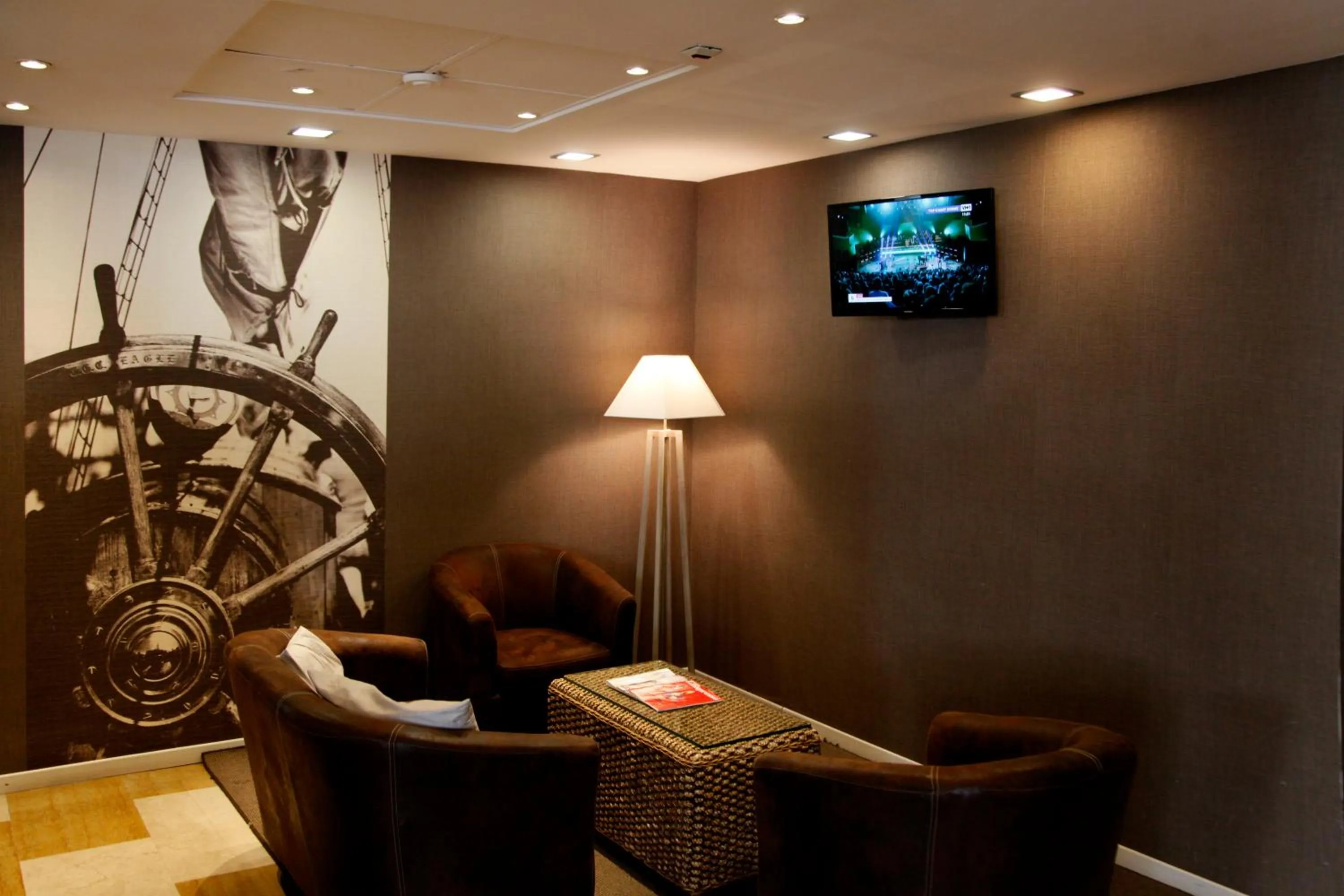 Communal lounge/ TV room in Hotel Majorca sul Mare in centro a Riccione con Area Fitness