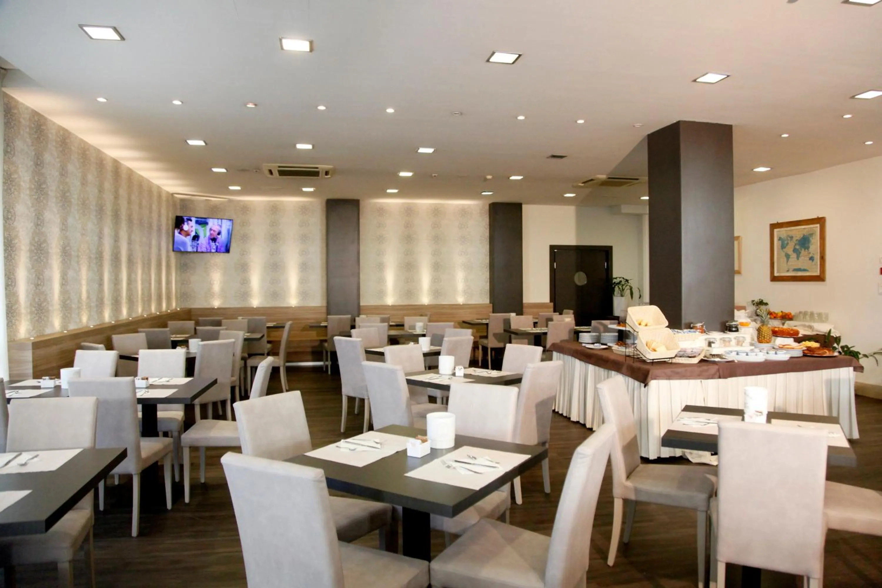 Restaurant/places to eat in Hotel Majorca sul Mare in centro a Riccione con Area Fitness