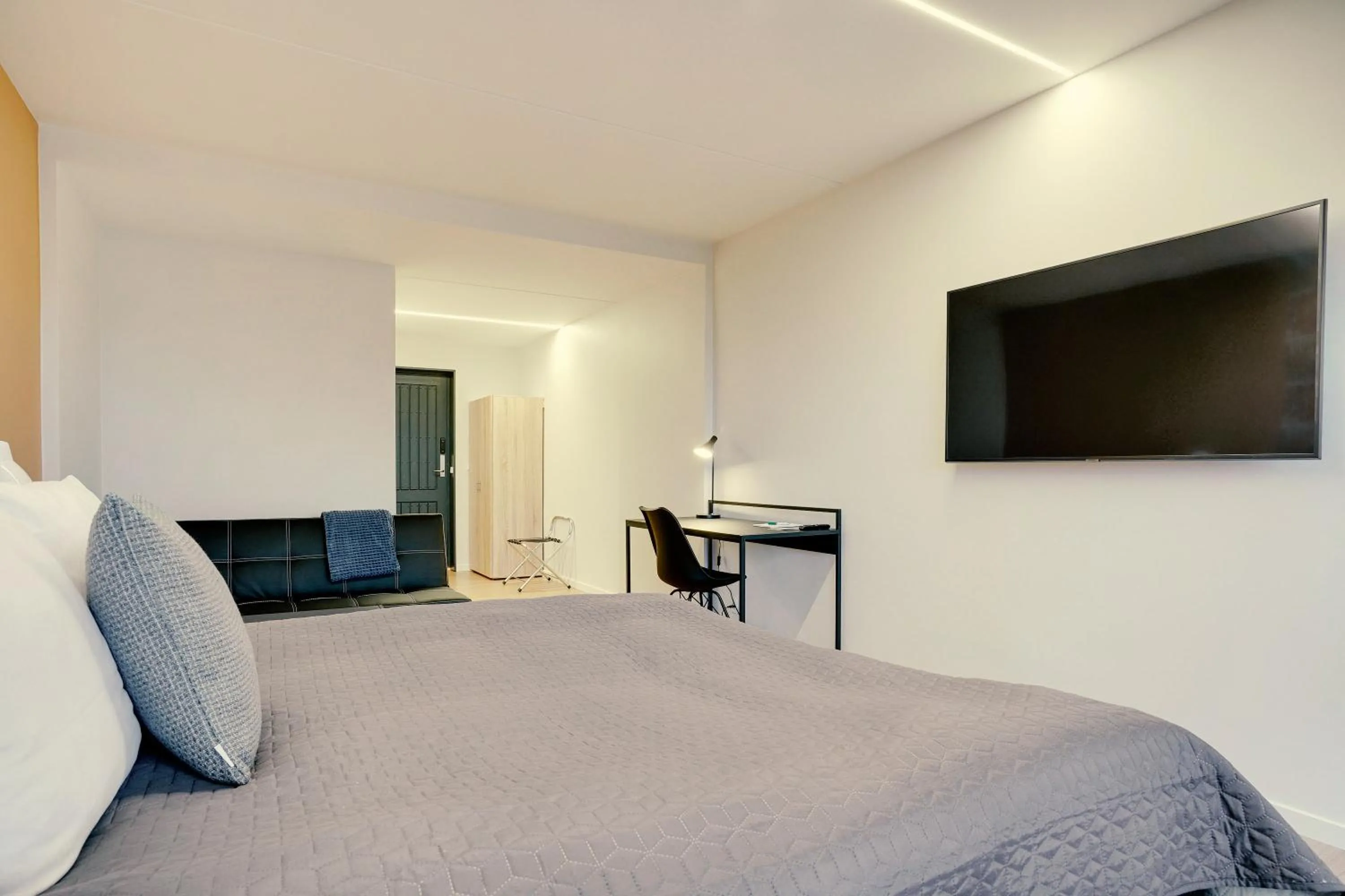 Photo of the whole room, Bed in Hotel Sønderborg Kaserne