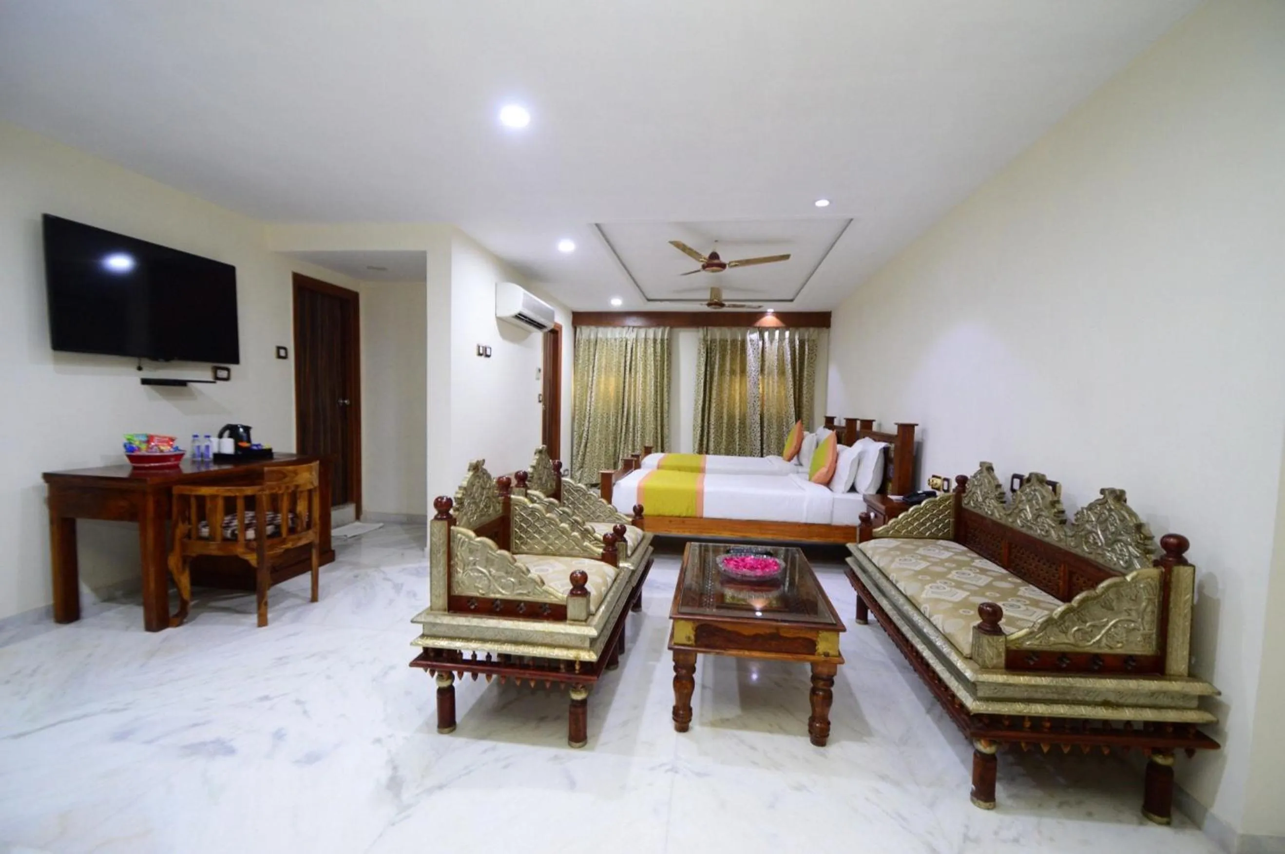 Bed in Lilypool - The Heritage Jalmahal