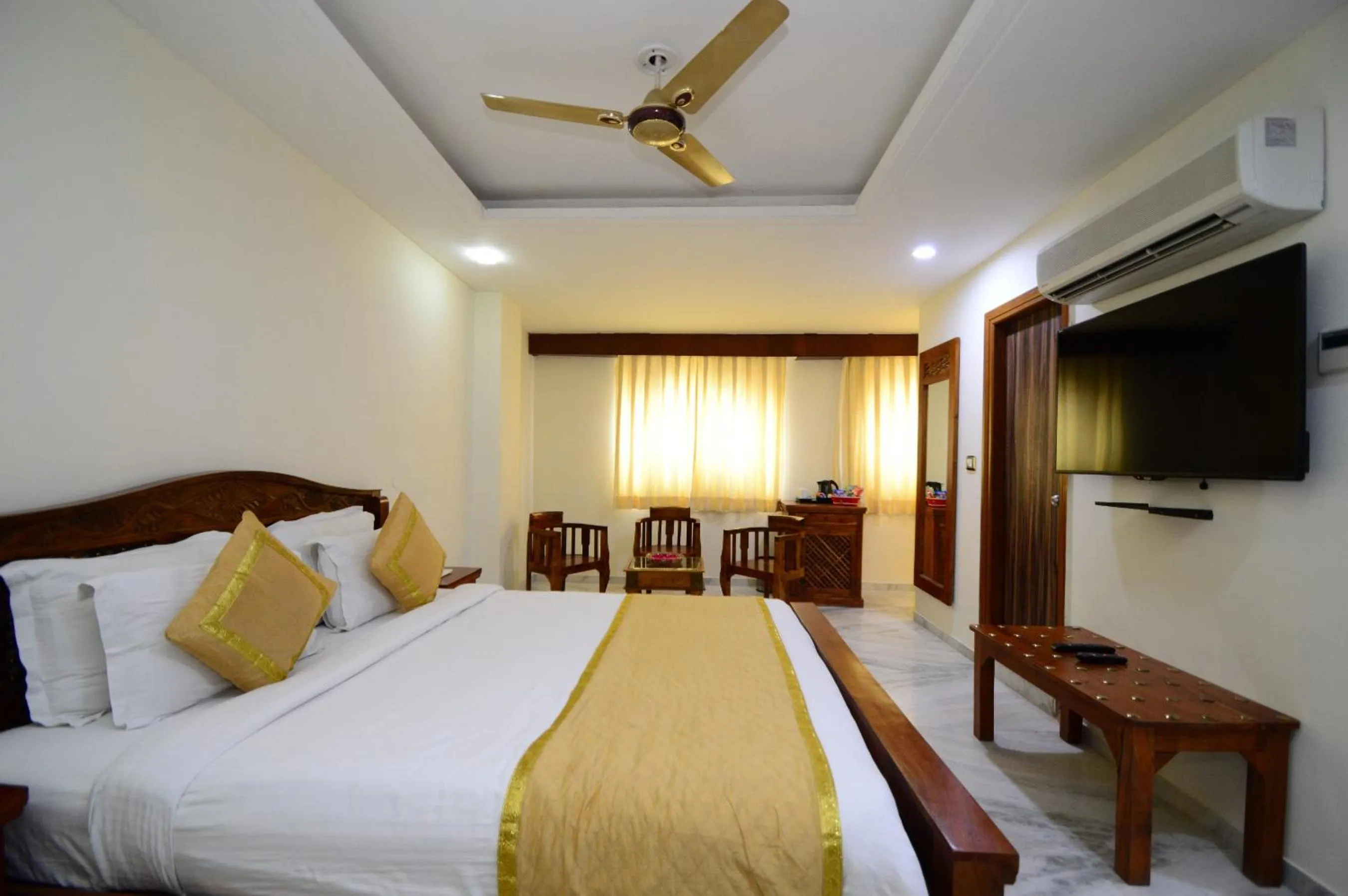 Bed in Lilypool - The Heritage Jalmahal