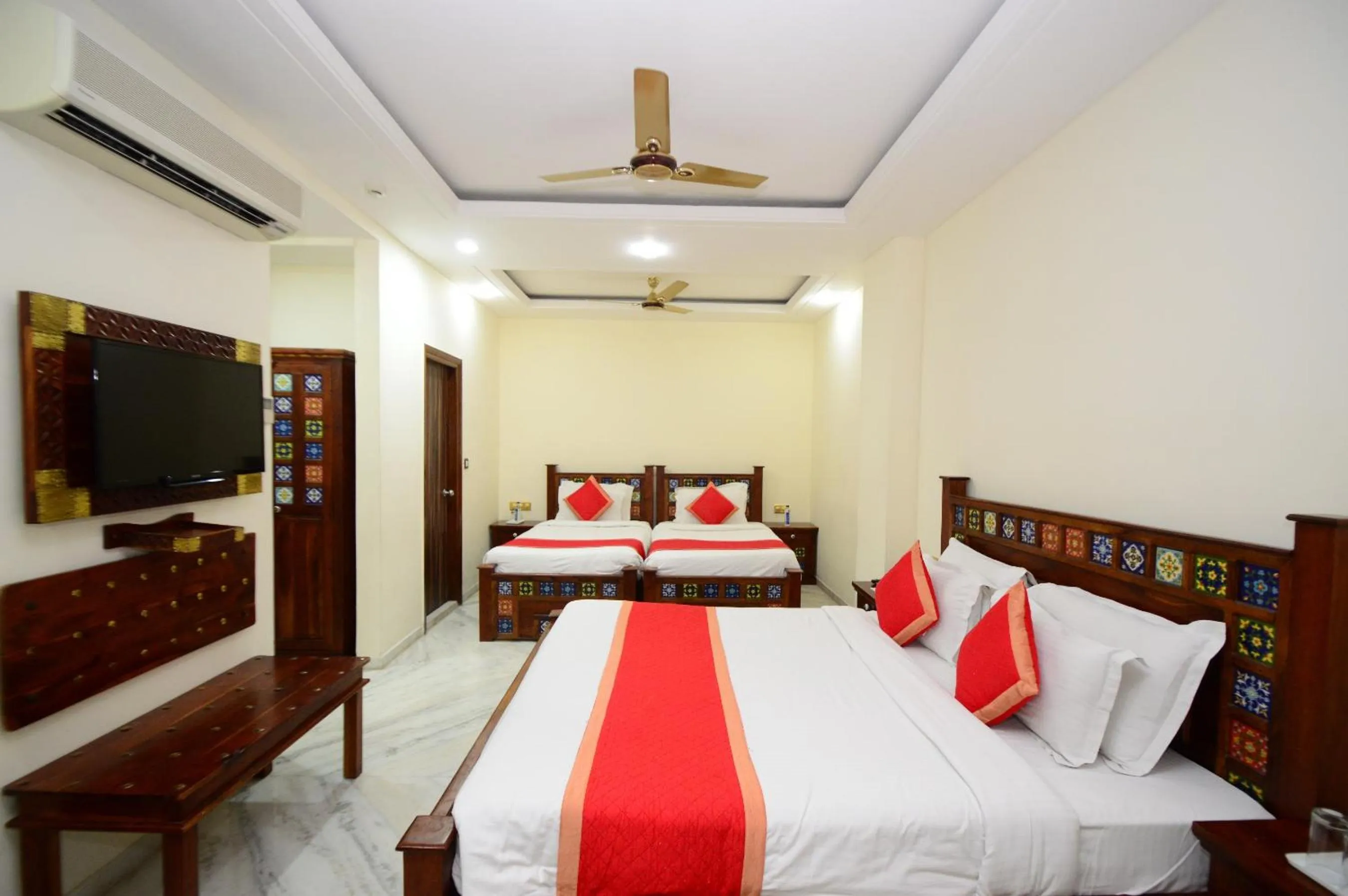 Bed in Lilypool - The Heritage Jalmahal