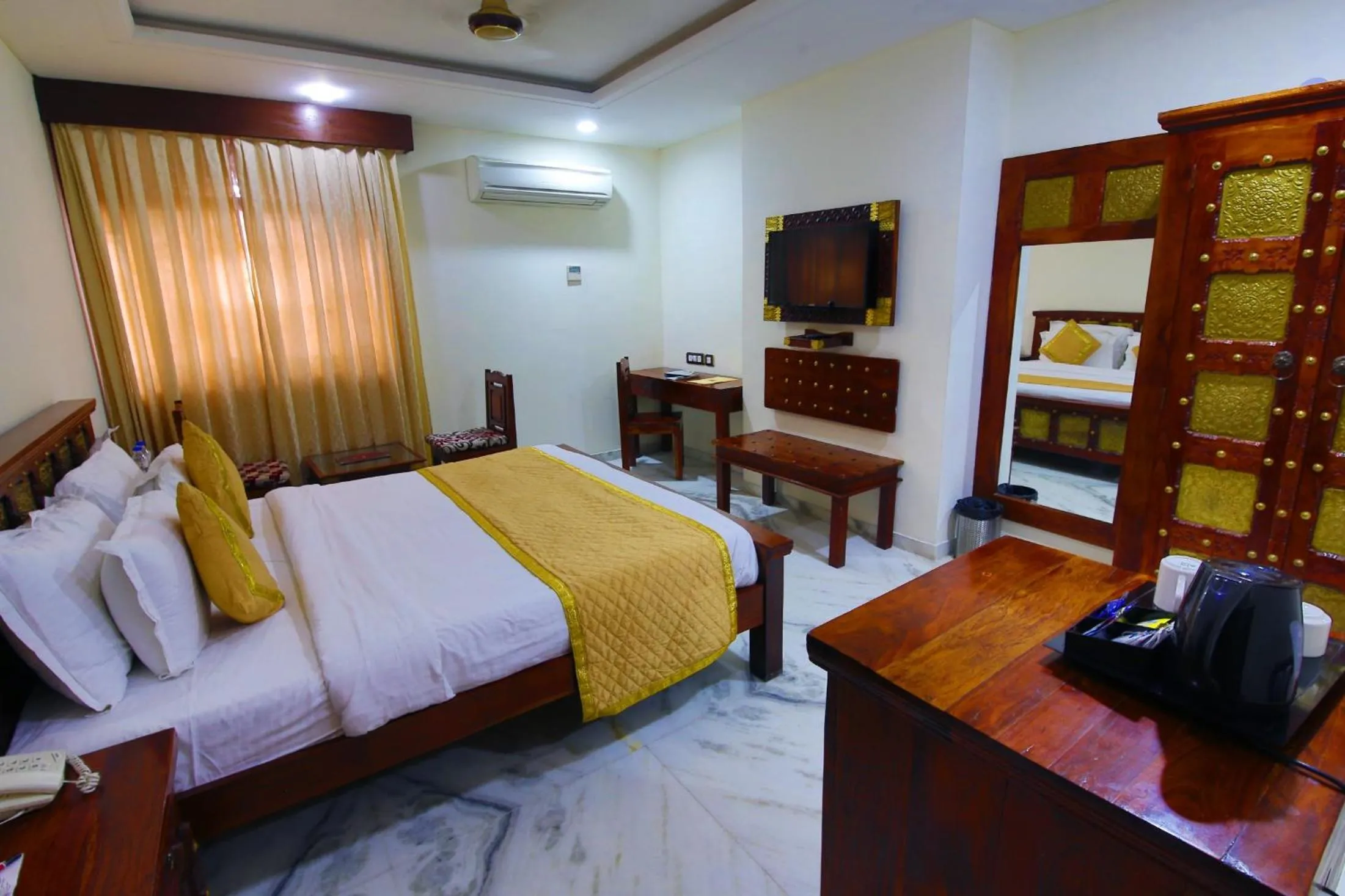 Bed in Lilypool - The Heritage Jalmahal