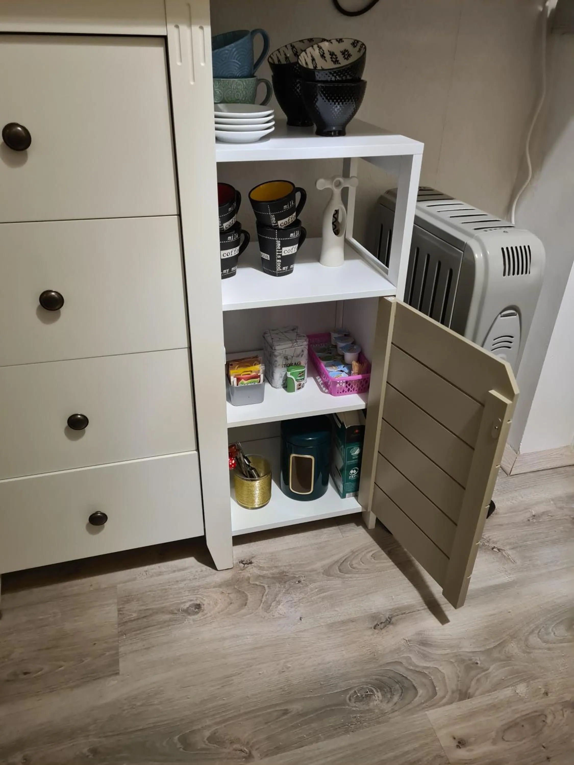 Kitchen or kitchenette in La Perle De Frayssinet-Le-Gélat - Chambre d'Hôtes - B&B
