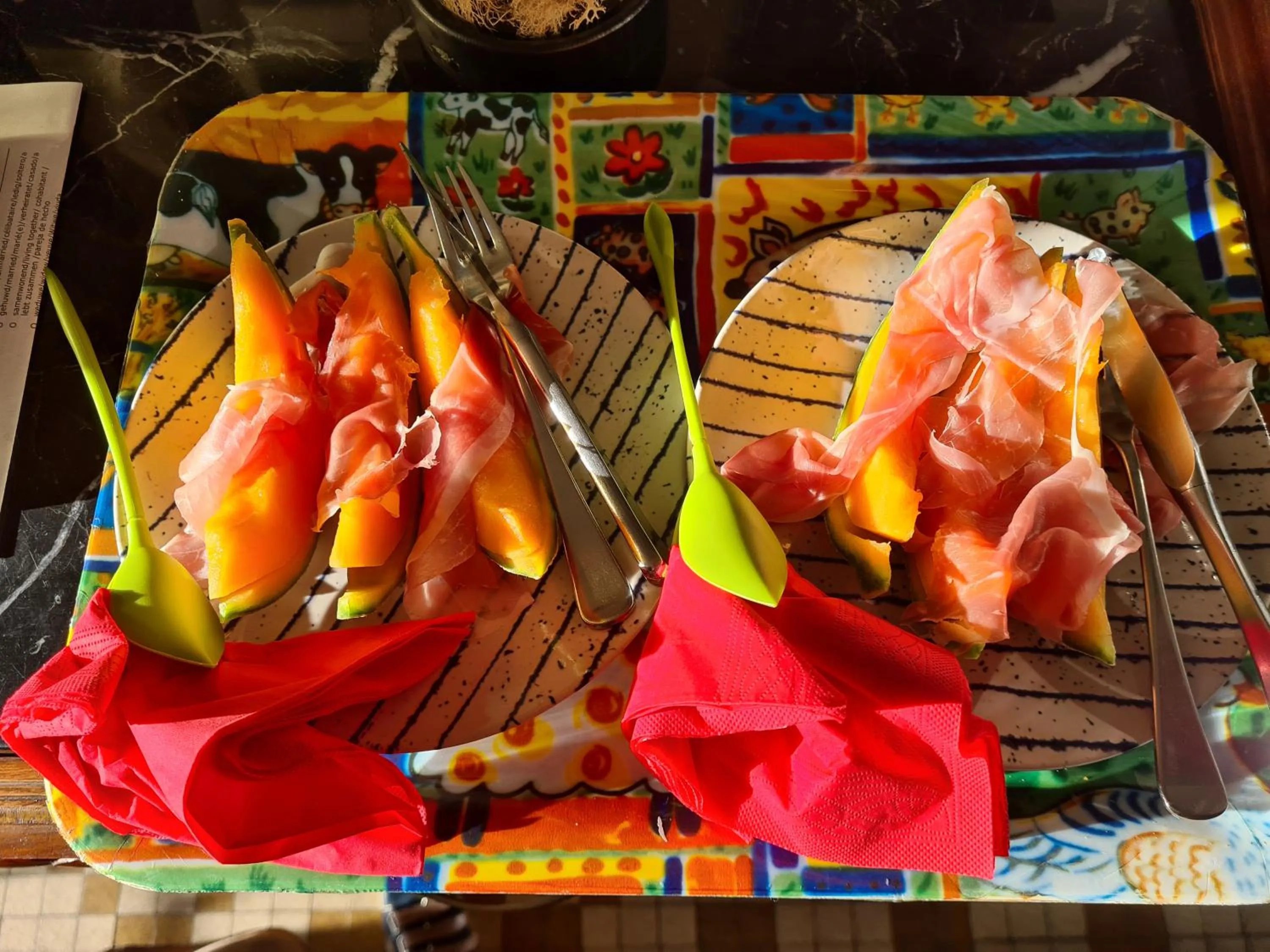 Food and drinks in La Perle De Frayssinet-Le-Gélat - Chambre d'Hôtes - B&B