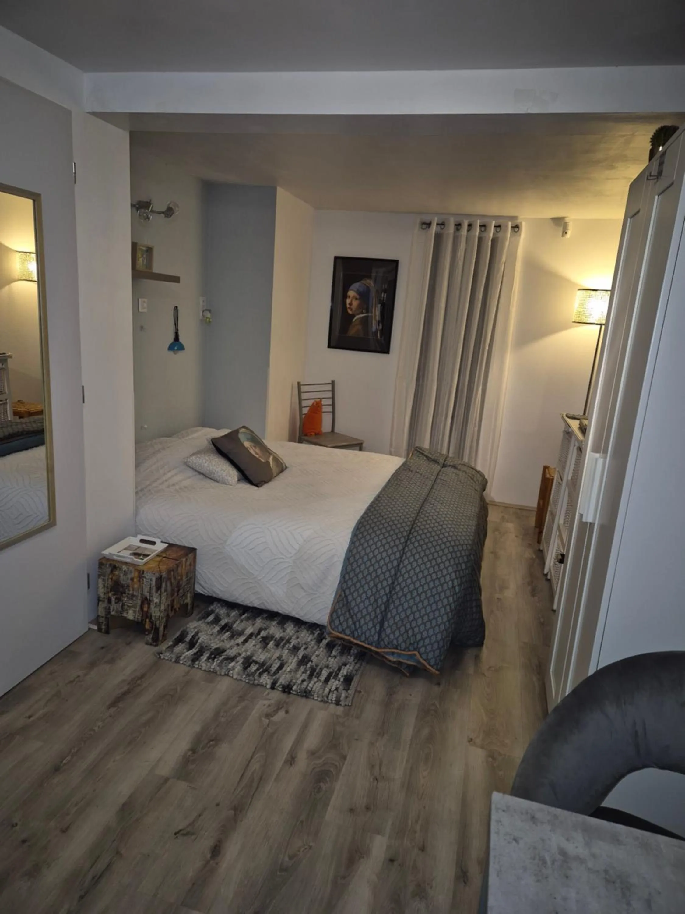 Bed in La Perle De Frayssinet-Le-Gélat - Chambre d'Hôtes - B&B