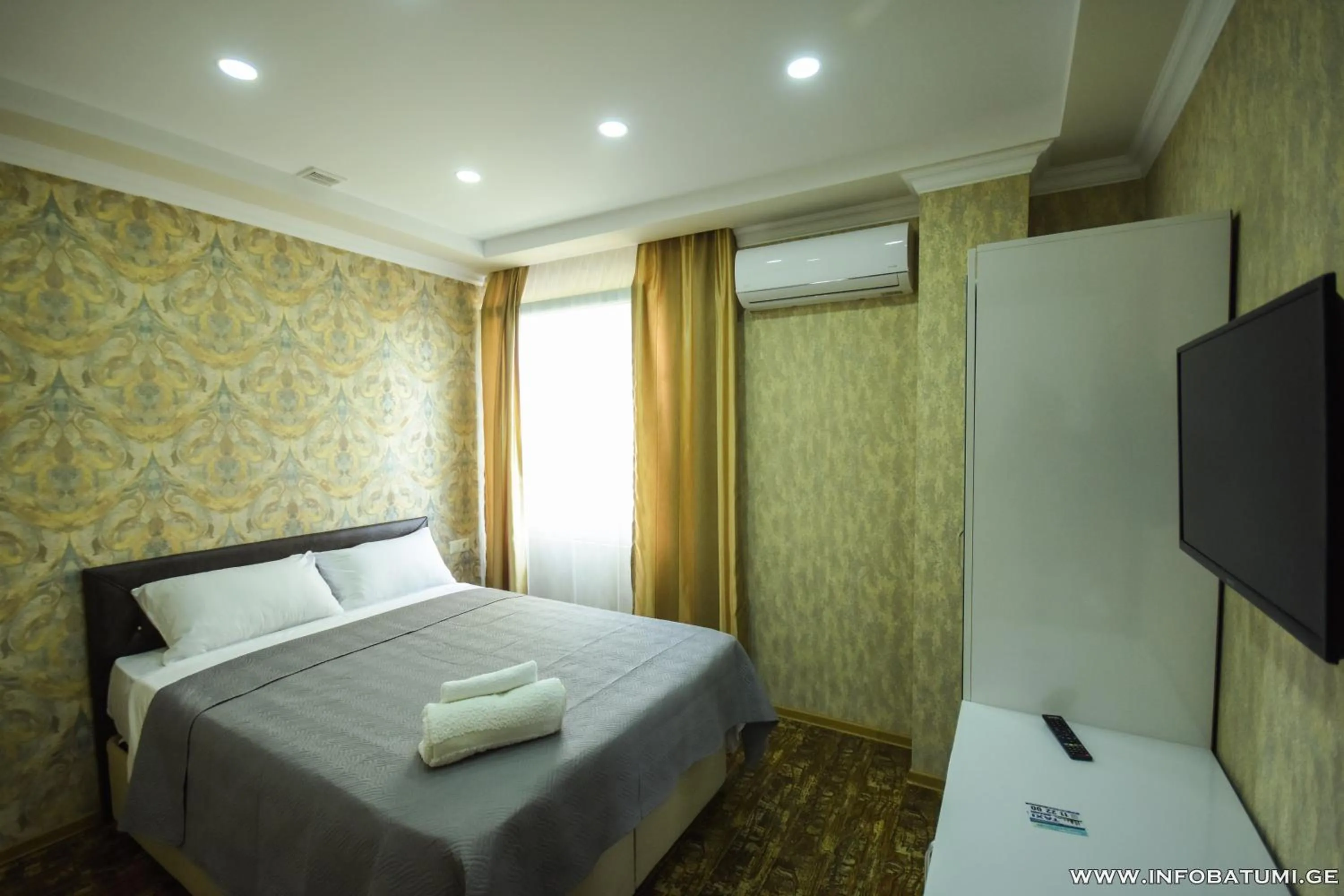 Bedroom, Bed in UNION