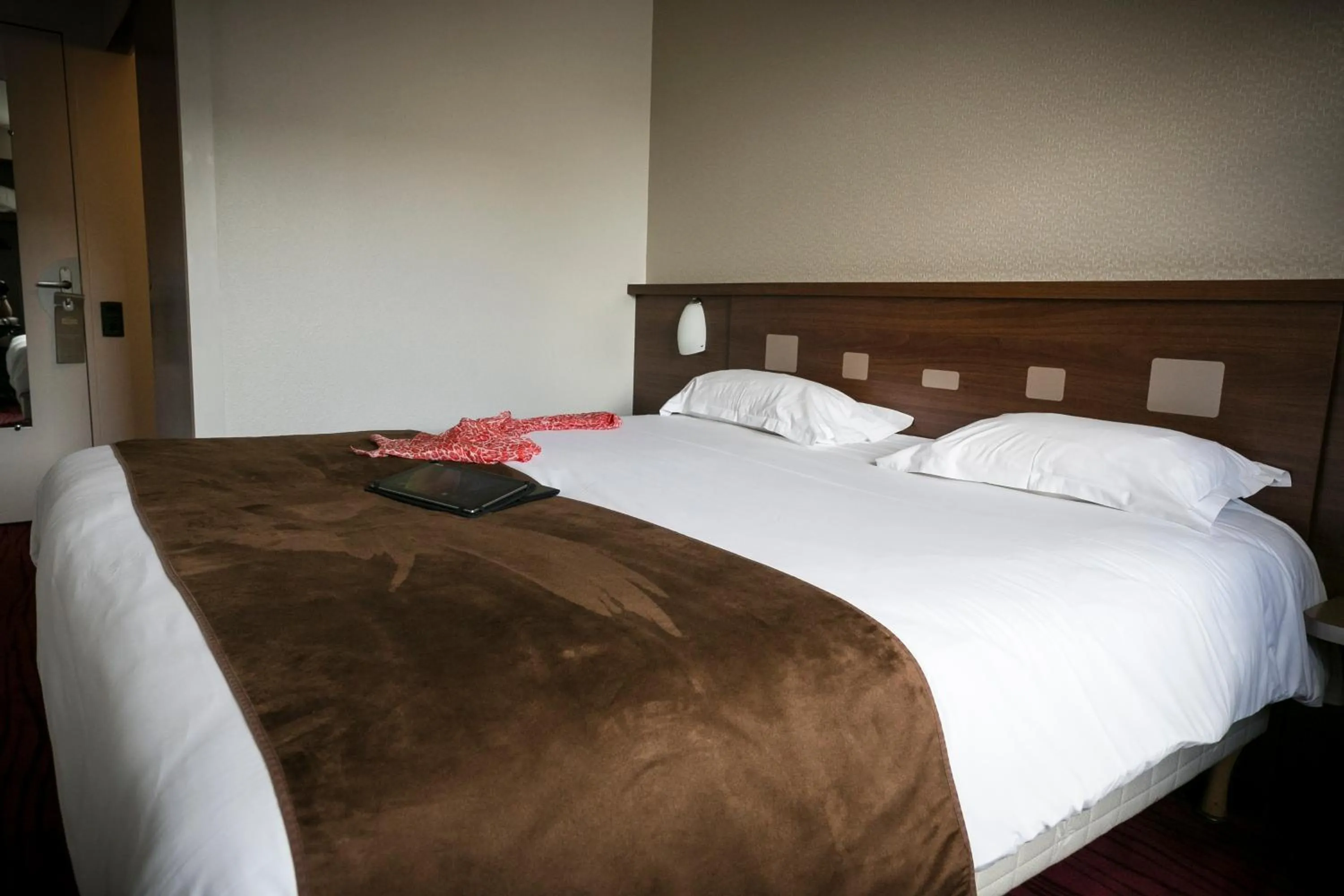 Bed in Brit Hotel Rennes Le Castel