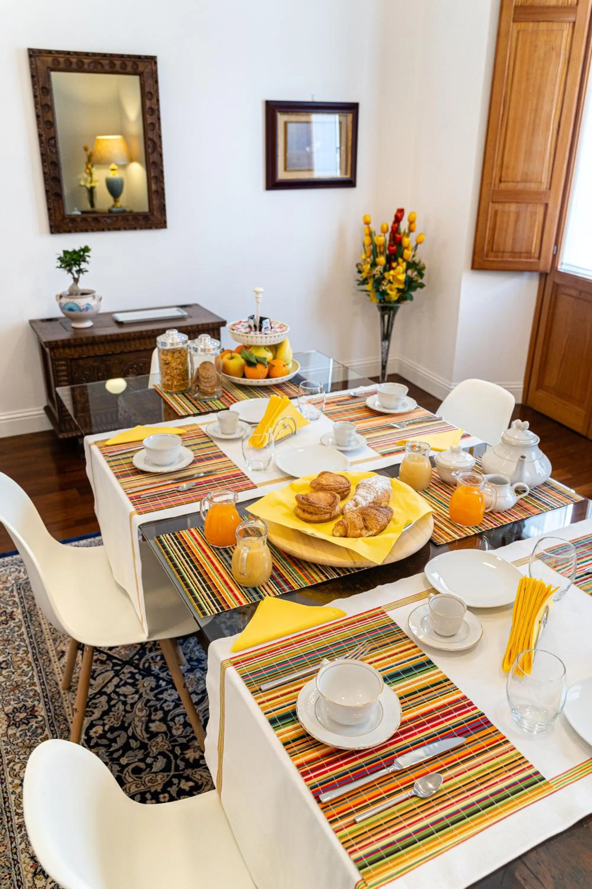 Breakfast in Marcus Suite