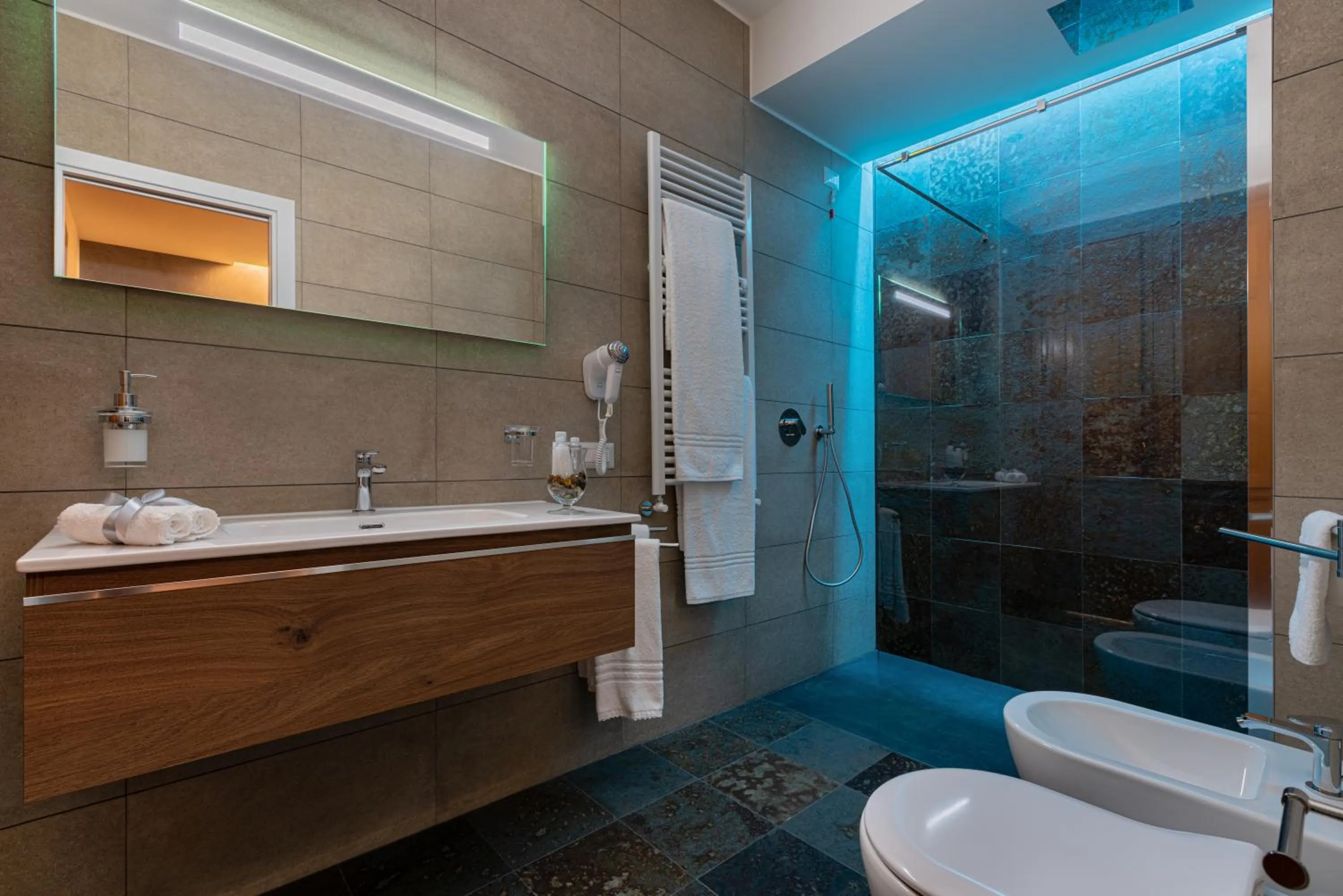 Shower in Marcus Suite