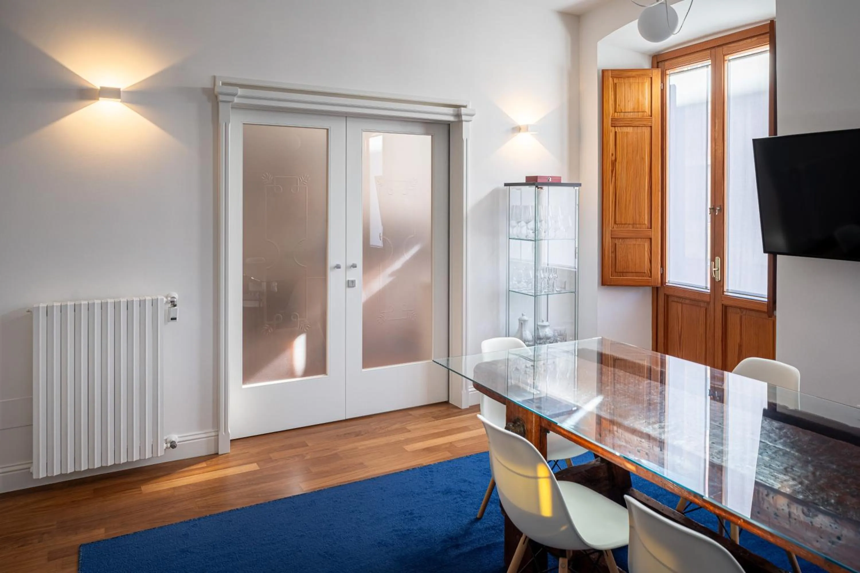 Communal lounge/ TV room in Marcus Suite