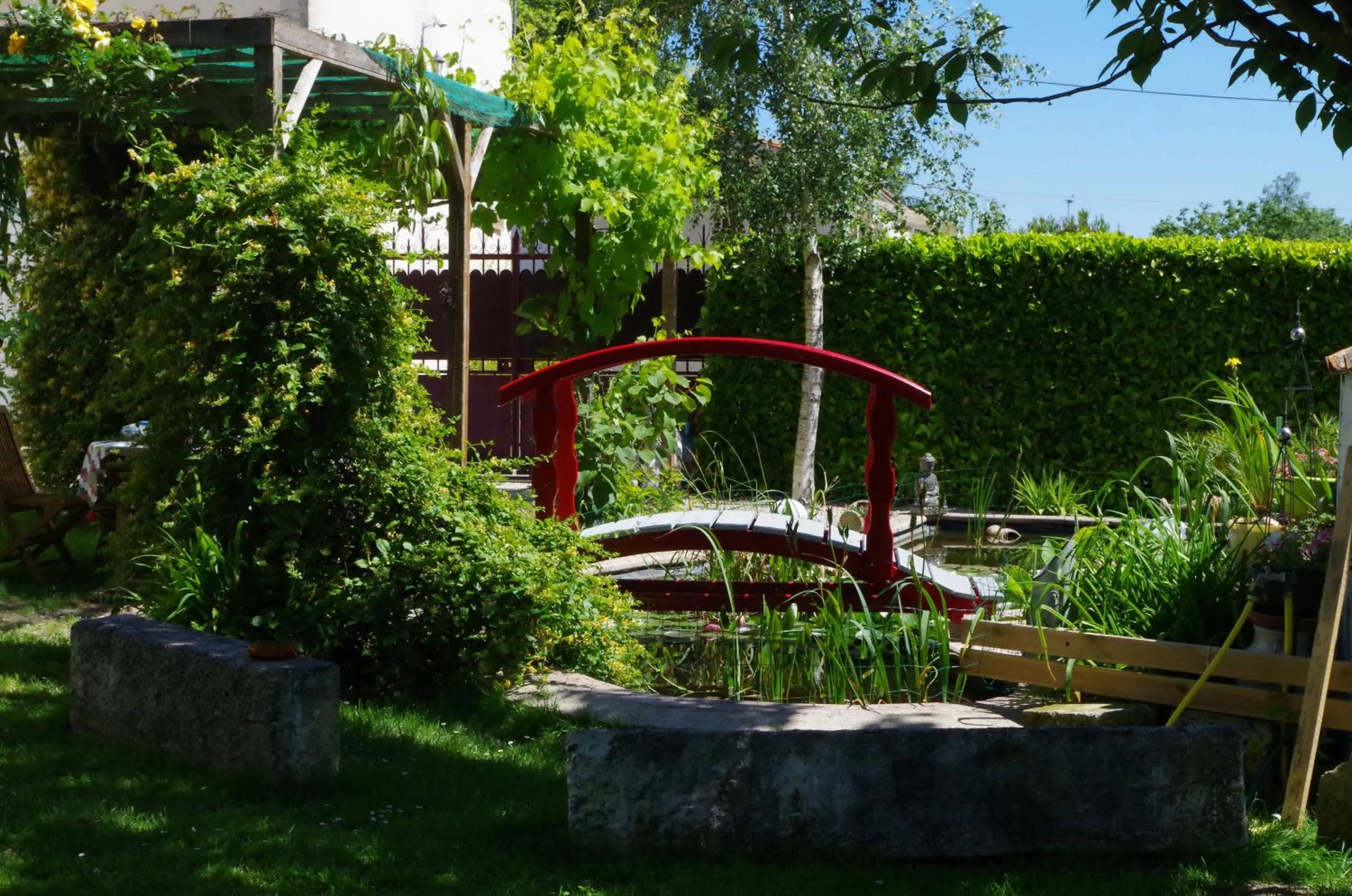 Garden in Maison d'Hôtes Le Cadran Solaire