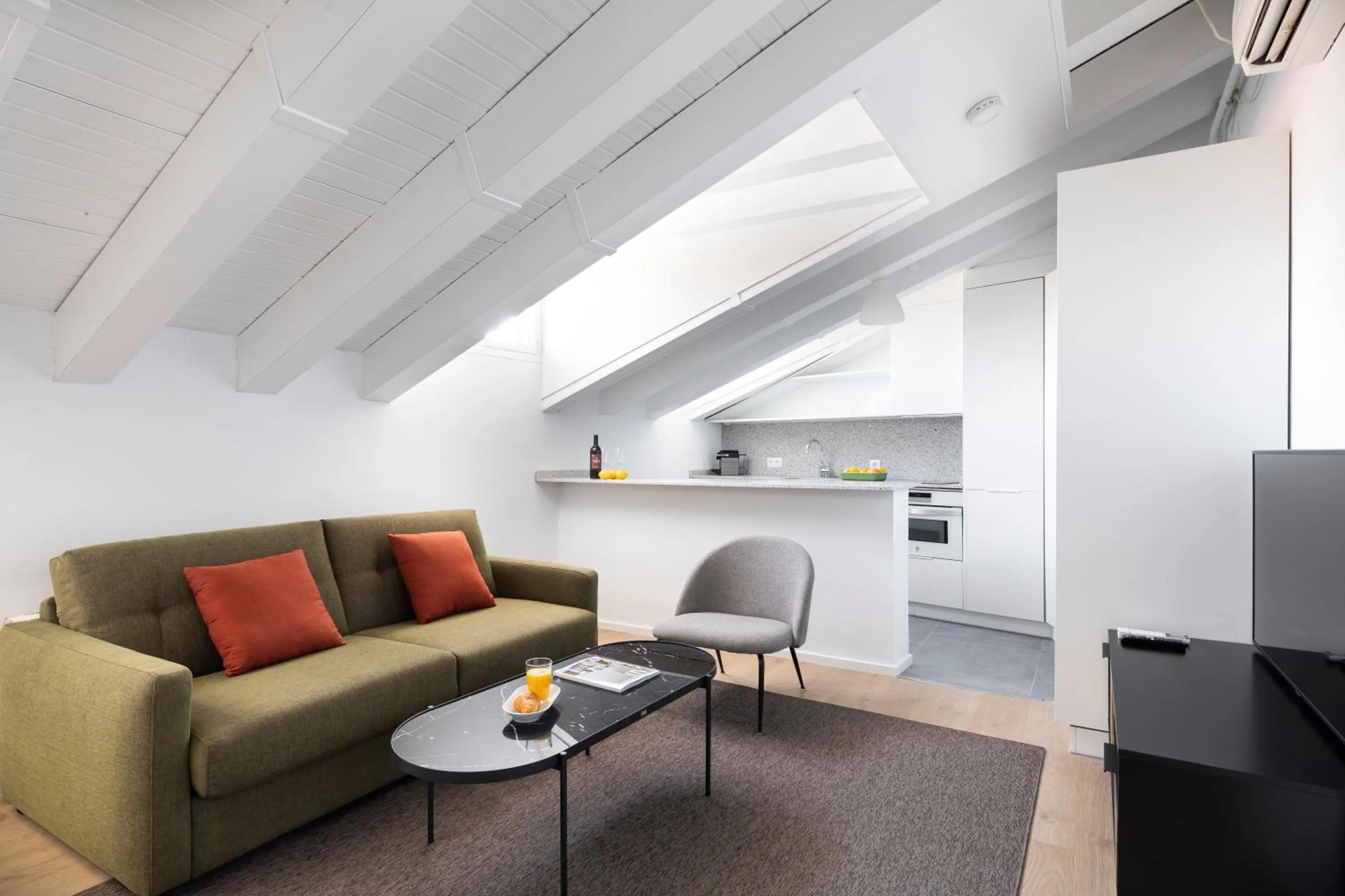 Kitchen or kitchenette in Aspasios Calle Mayor Apartments