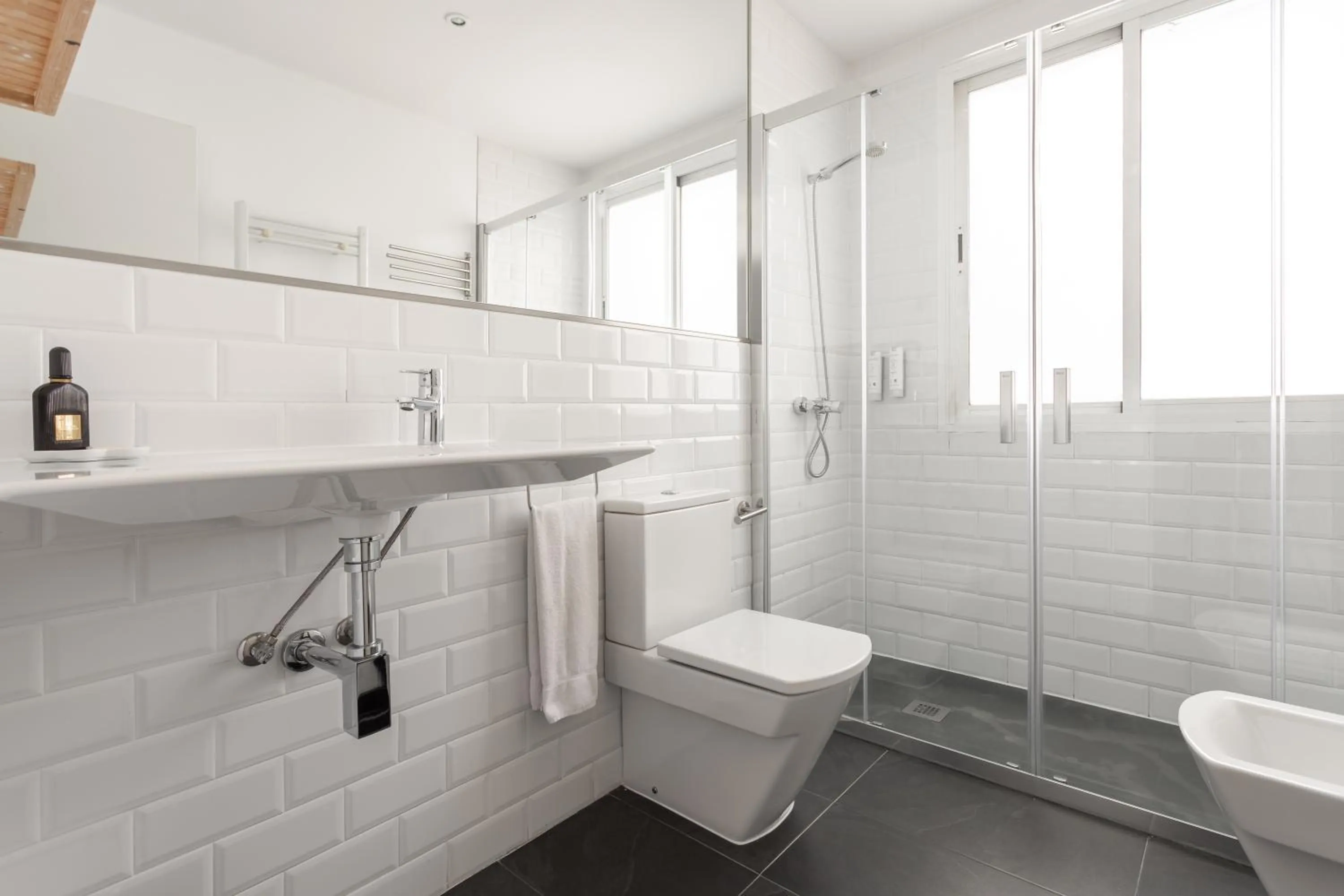 Shower in Aspasios Calle Mayor Apartments