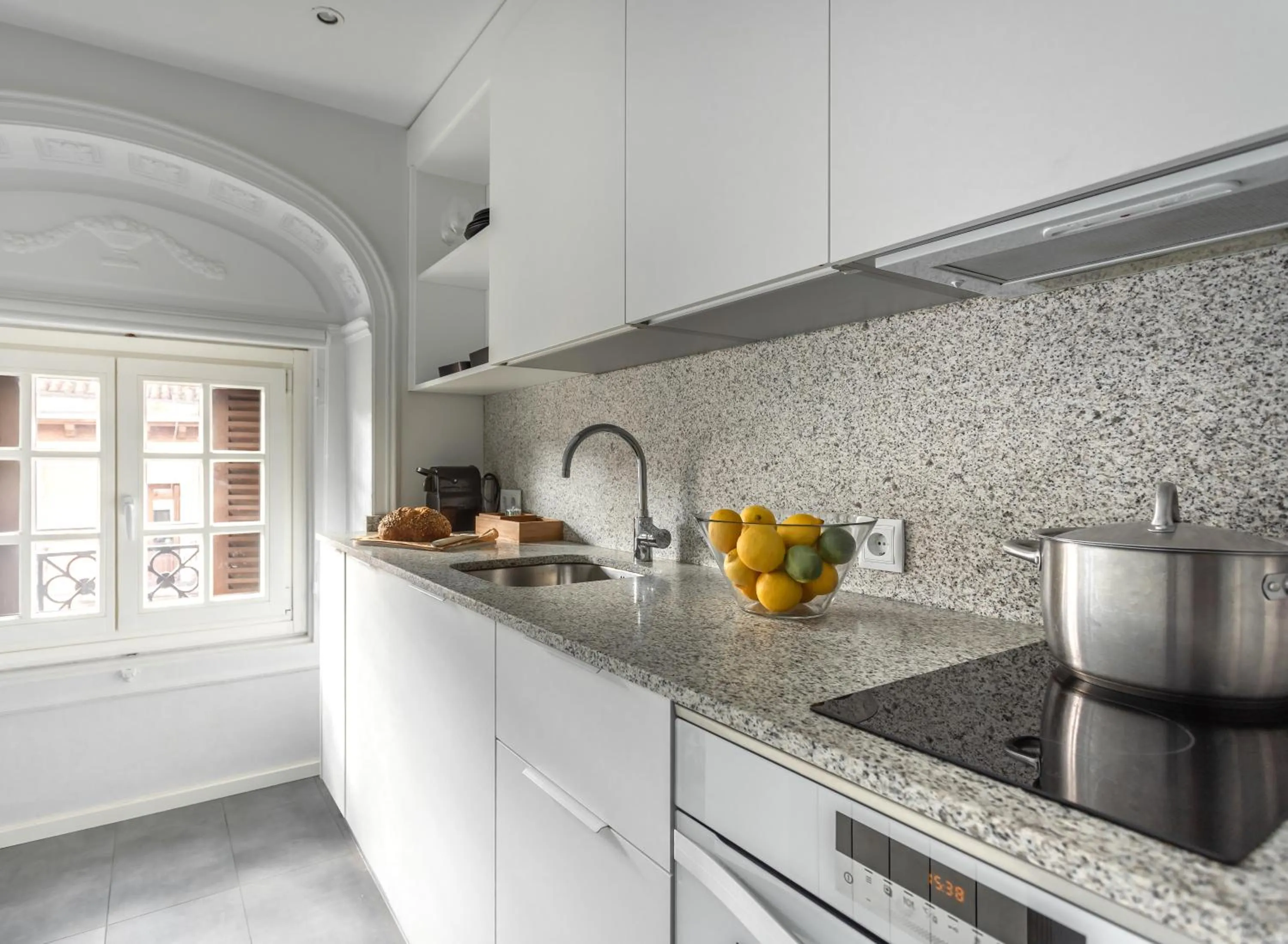 Kitchen or kitchenette in Aspasios Calle Mayor Apartments