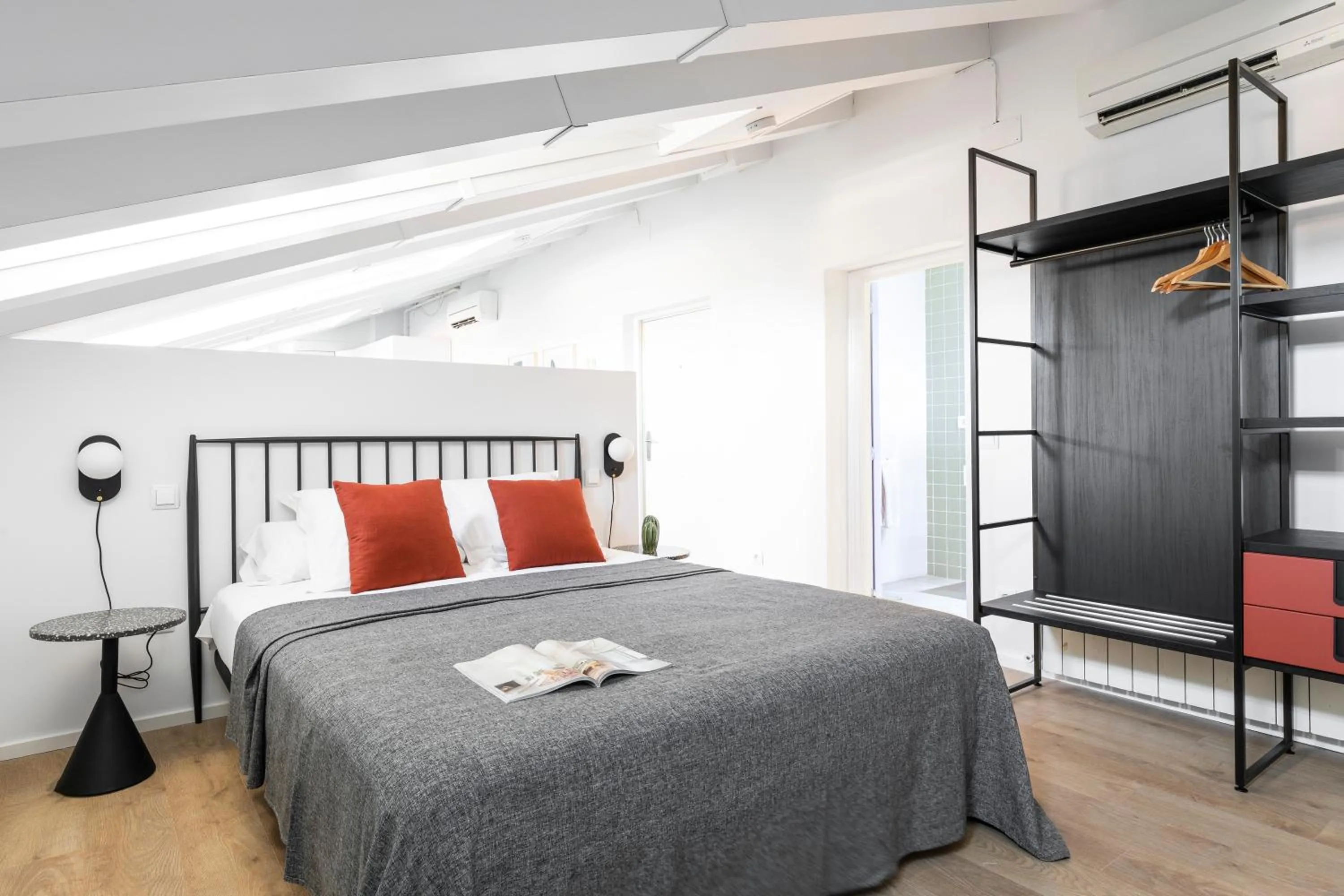 Bed in Aspasios Calle Mayor Apartments