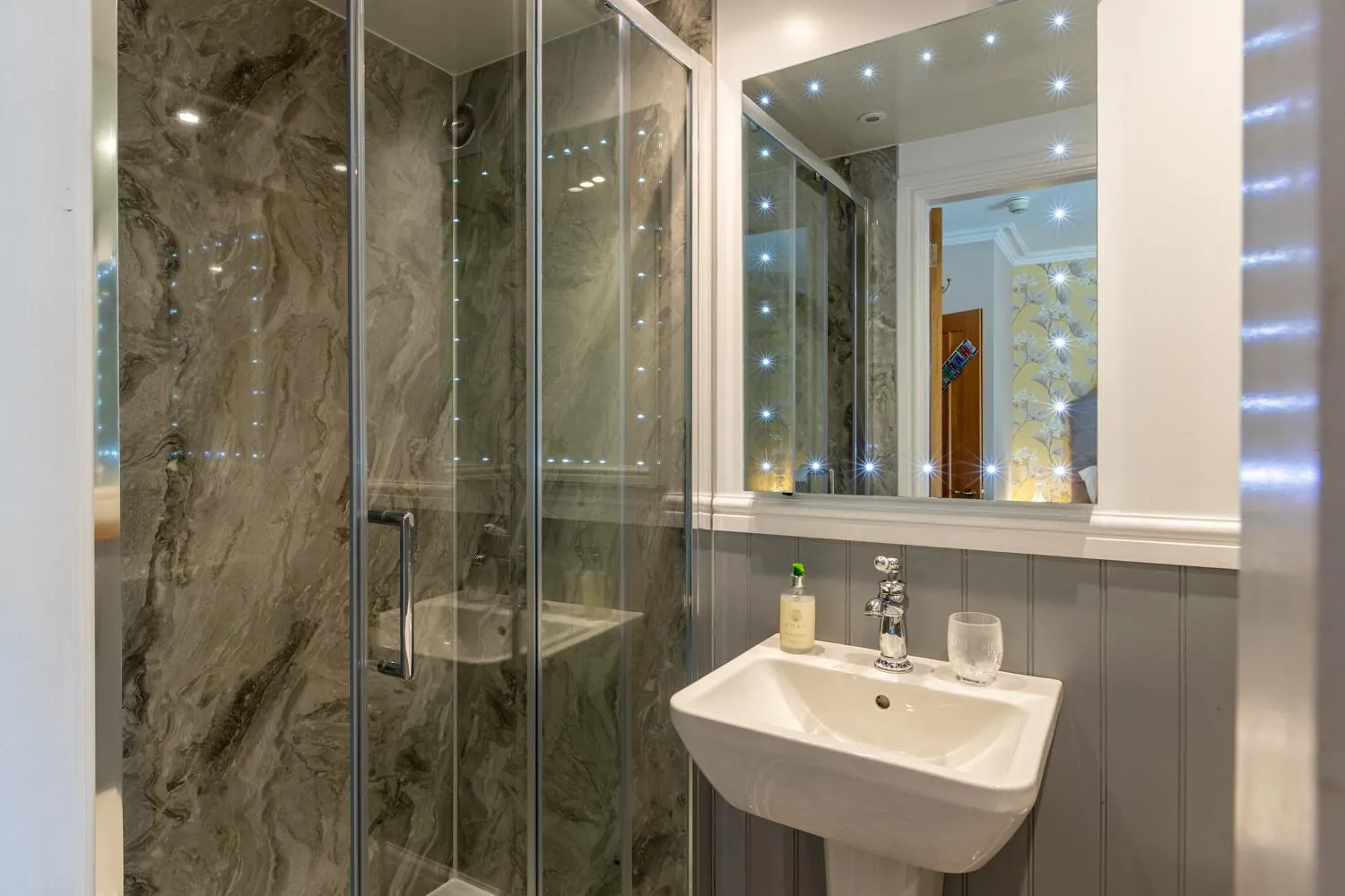 Shower in Holly Lodge Guest House with FREE off site health club