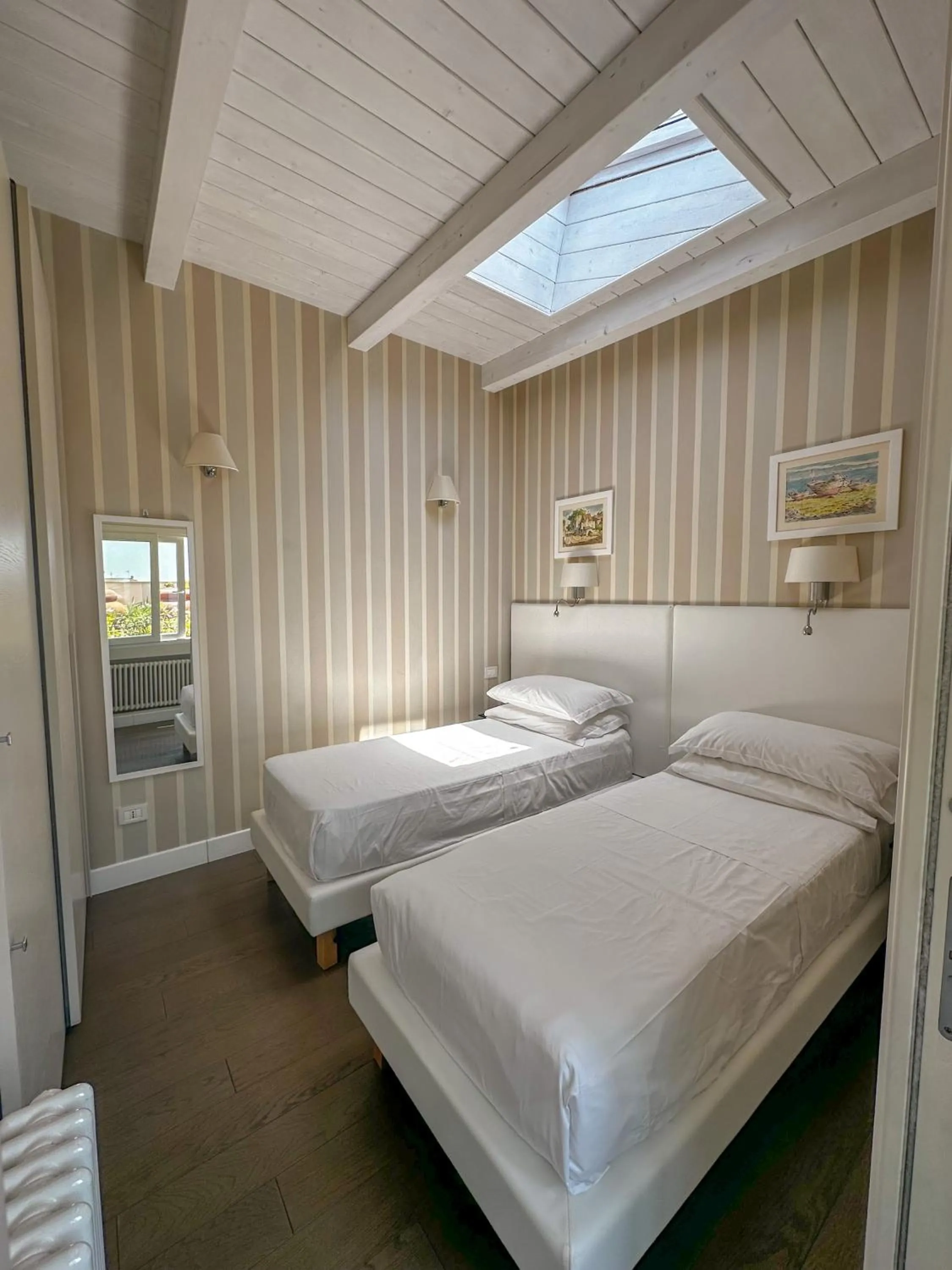 older children, Bed in B&B Pellicano Guest House