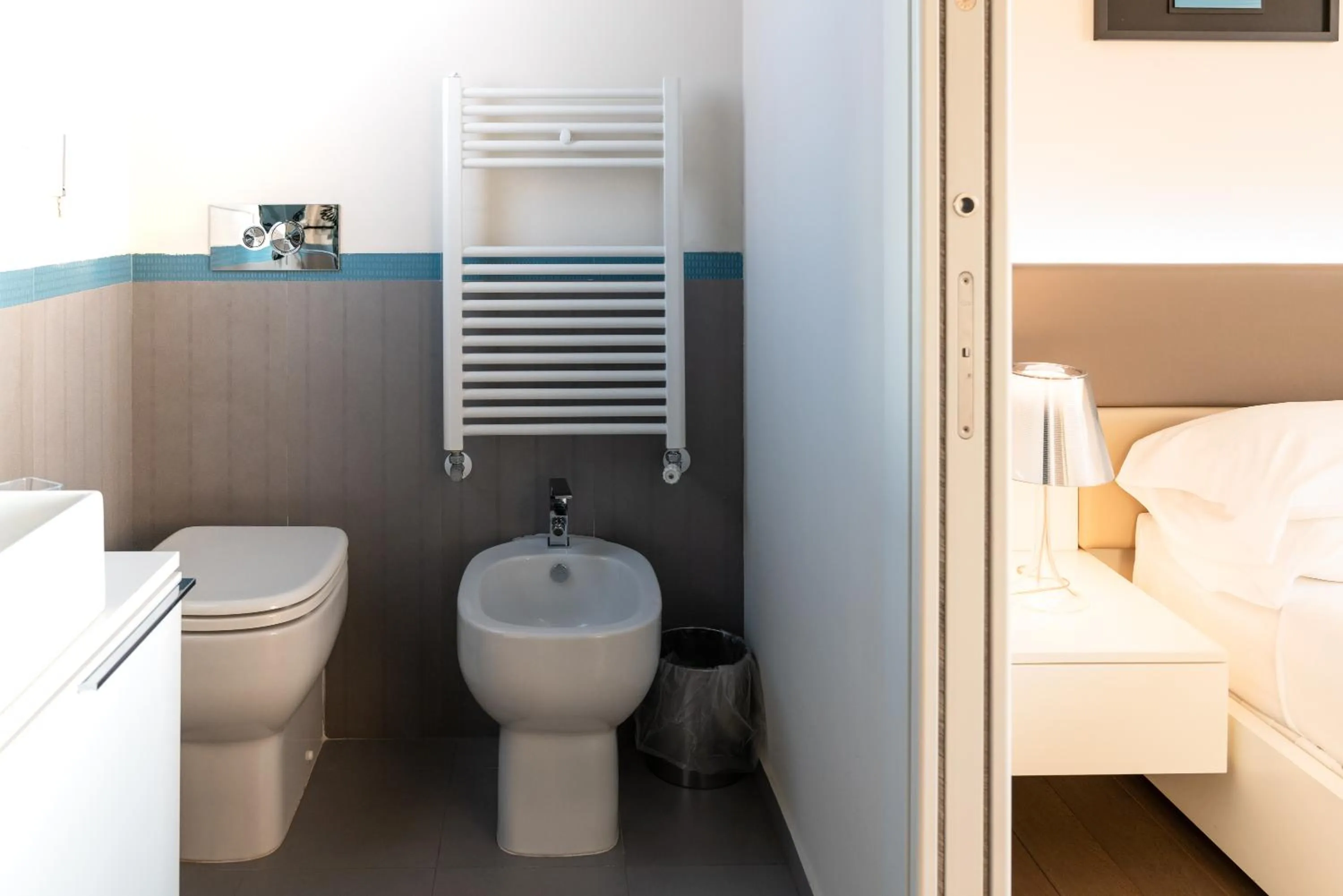 Toilet, Bed in B&B Pellicano Guest House