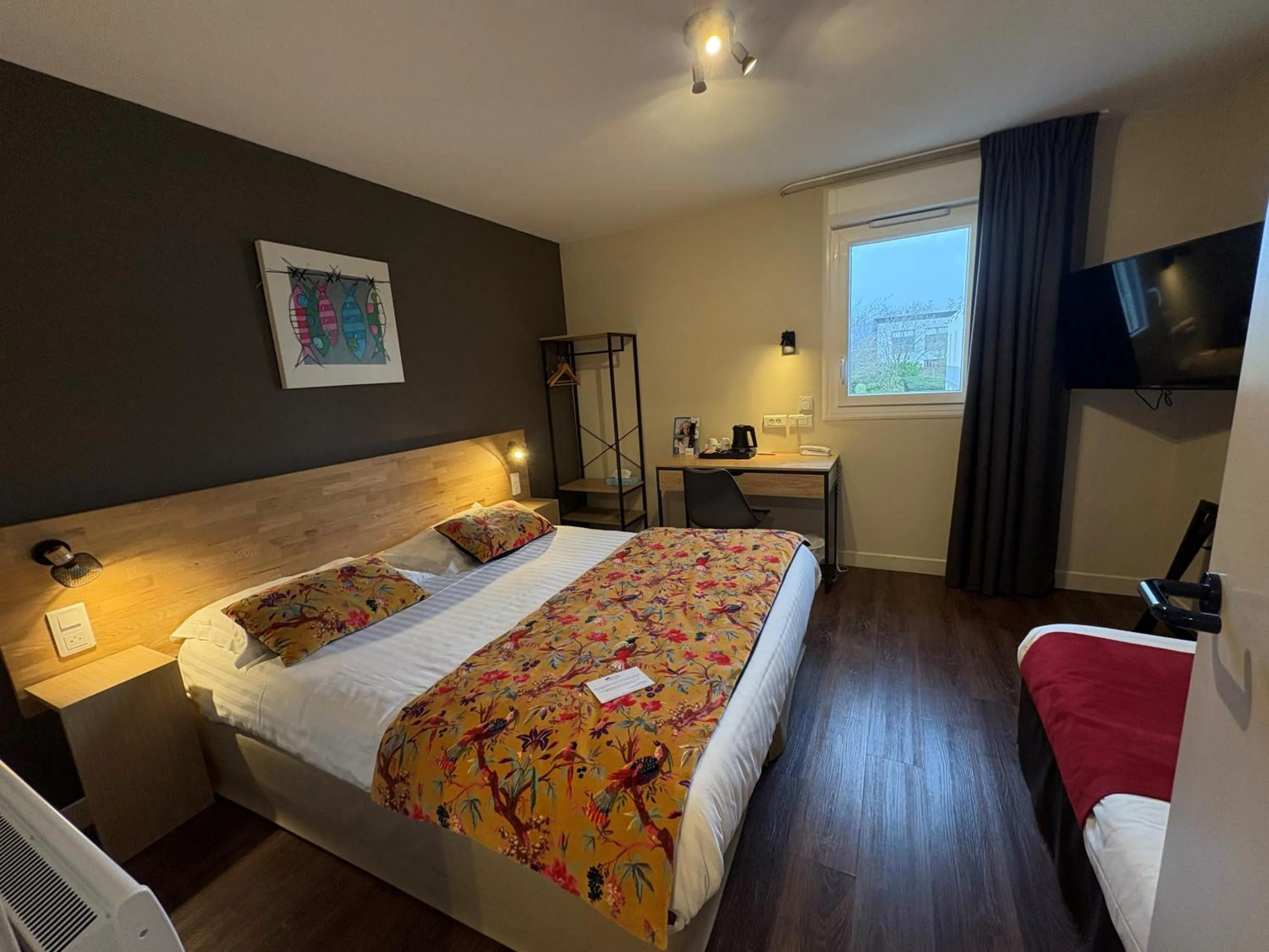 Bed in Brit Hotel Quimper Nord