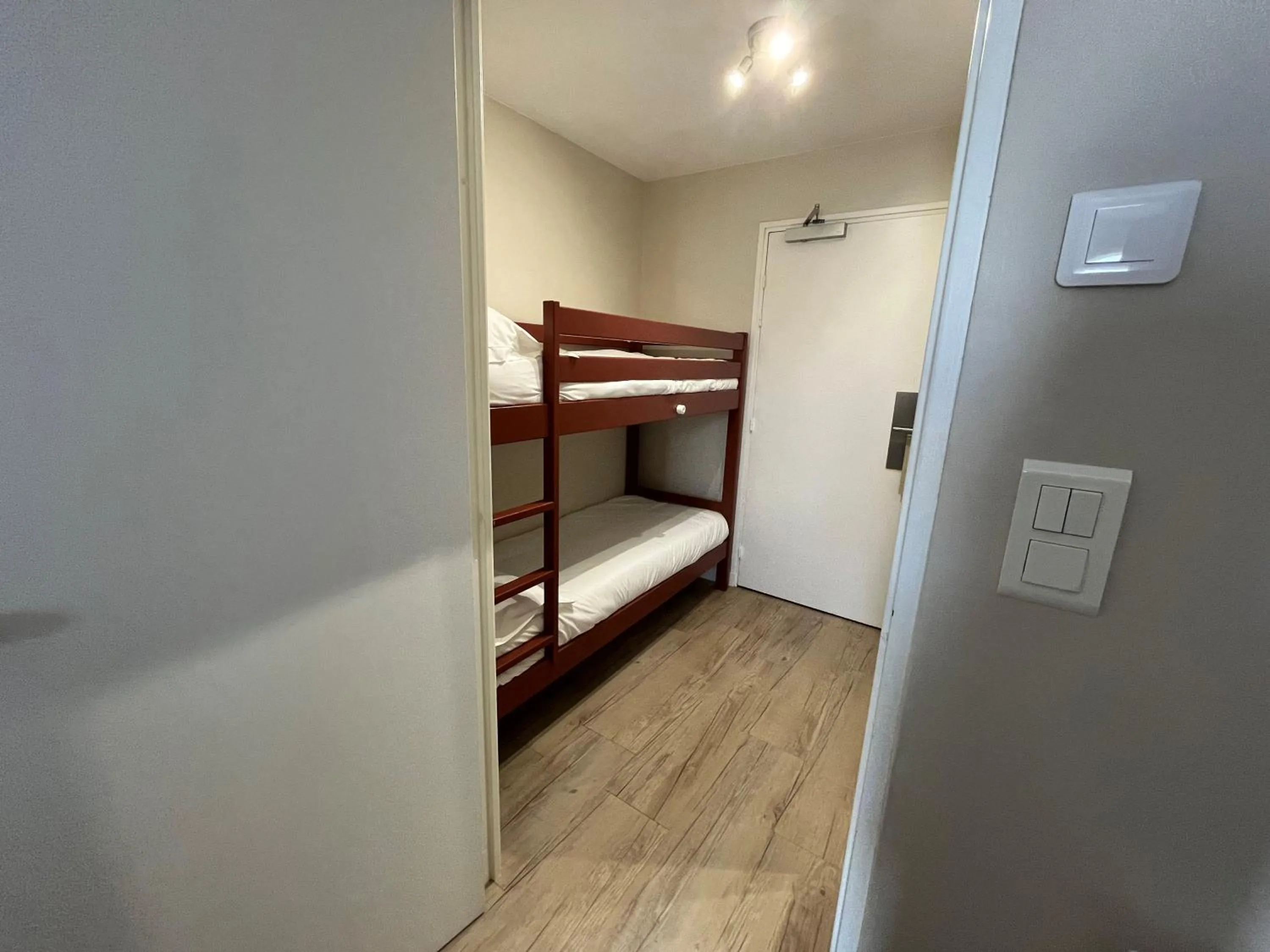 Bed in Brit Hotel Quimper Nord