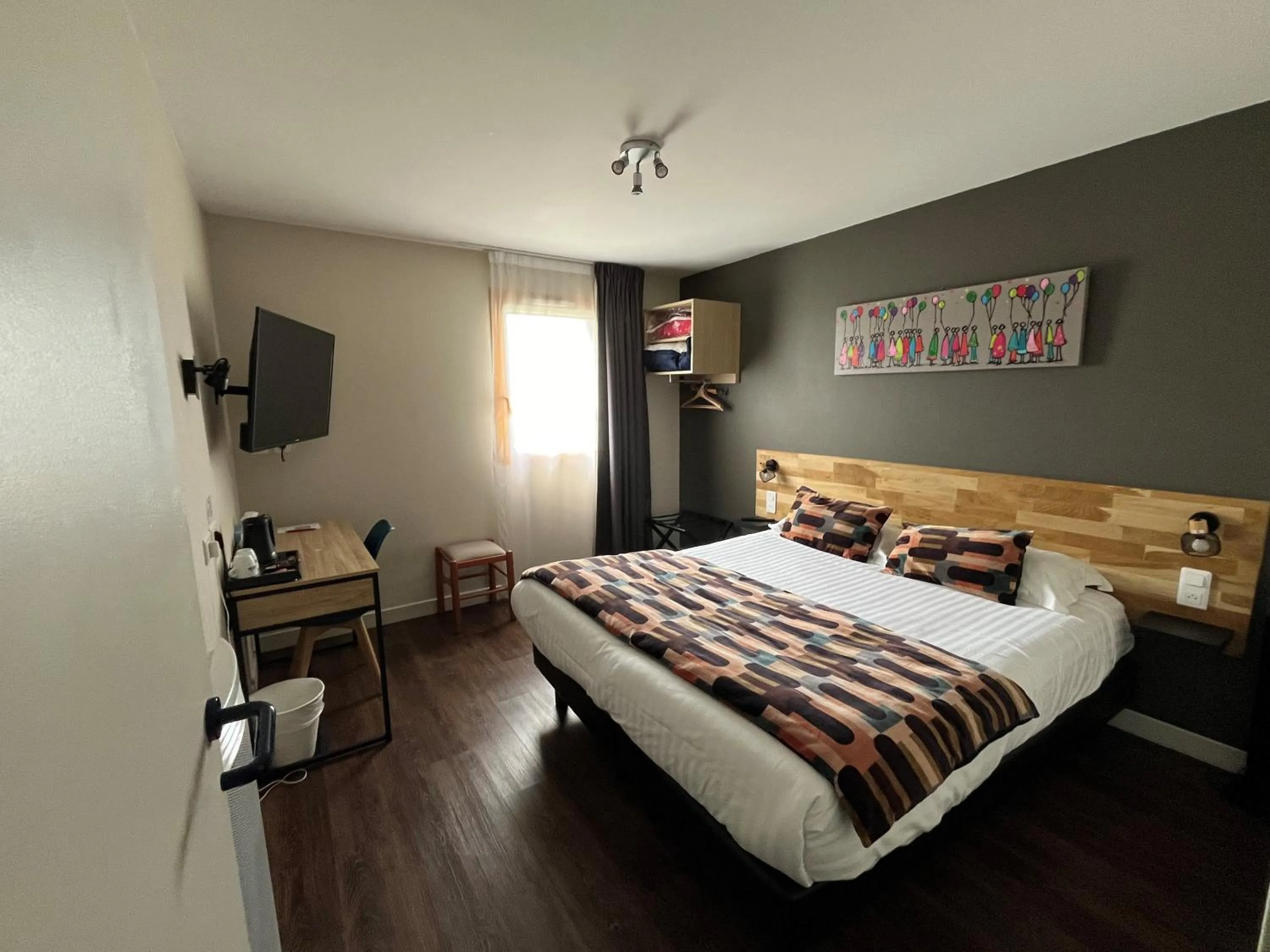 Bed in Brit Hotel Quimper Nord