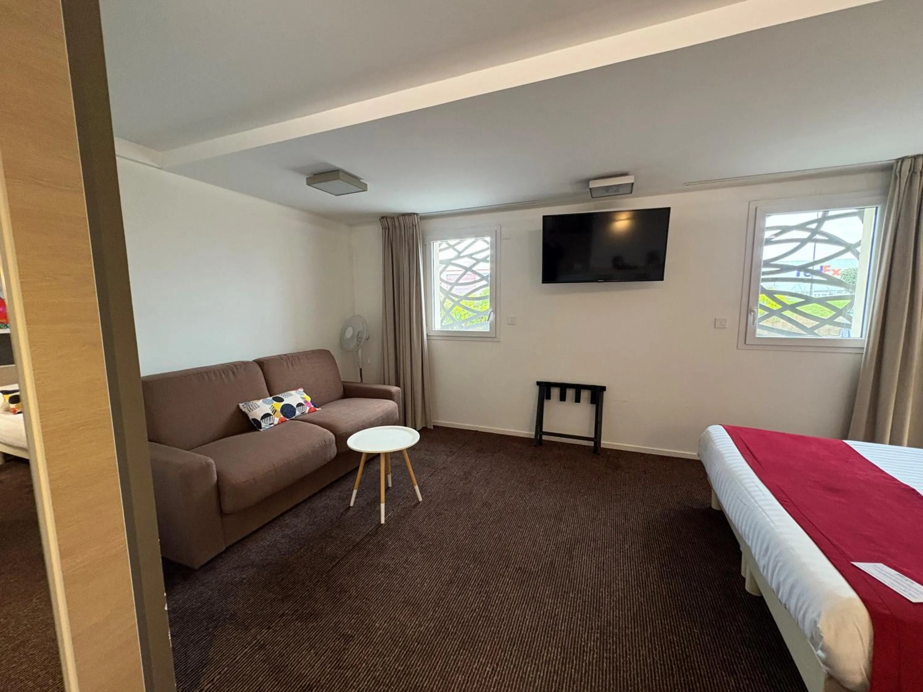 Photo of the whole room, Bed in Brit Hotel Quimper Nord