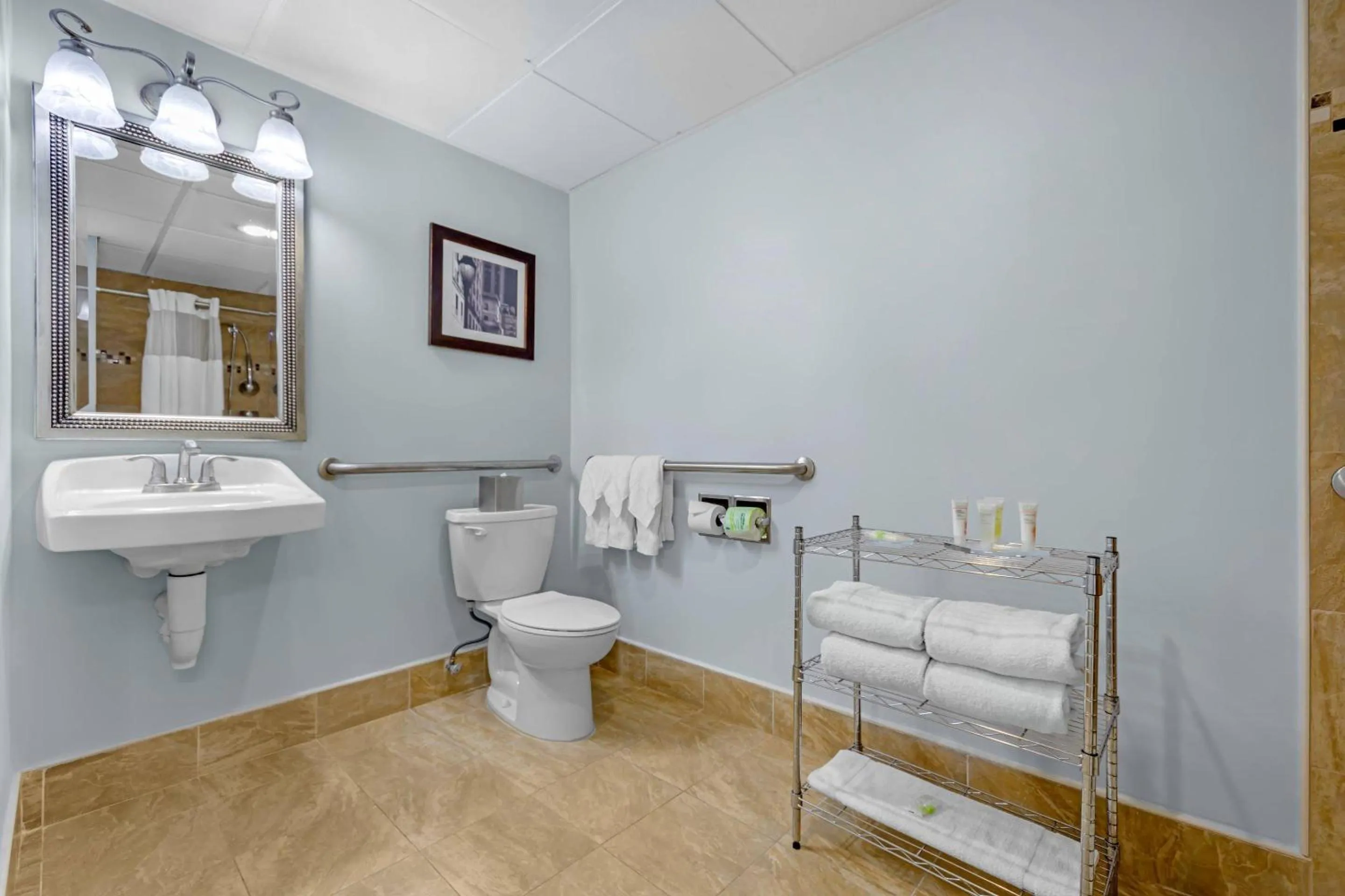 Bedroom in Radisson Hotel Philadelphia Northeast