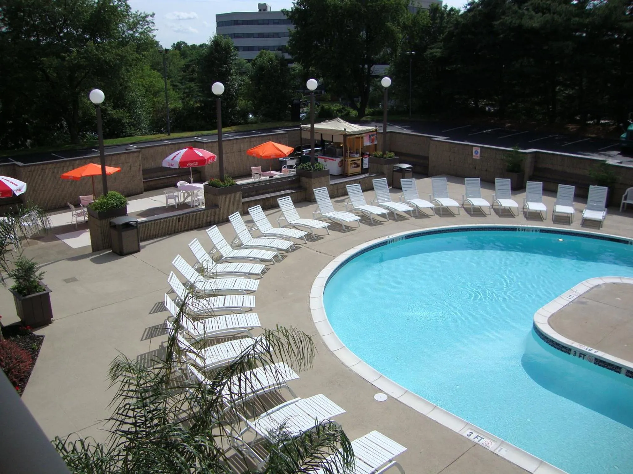 Swimming pool in Radisson Hotel Philadelphia Northeast