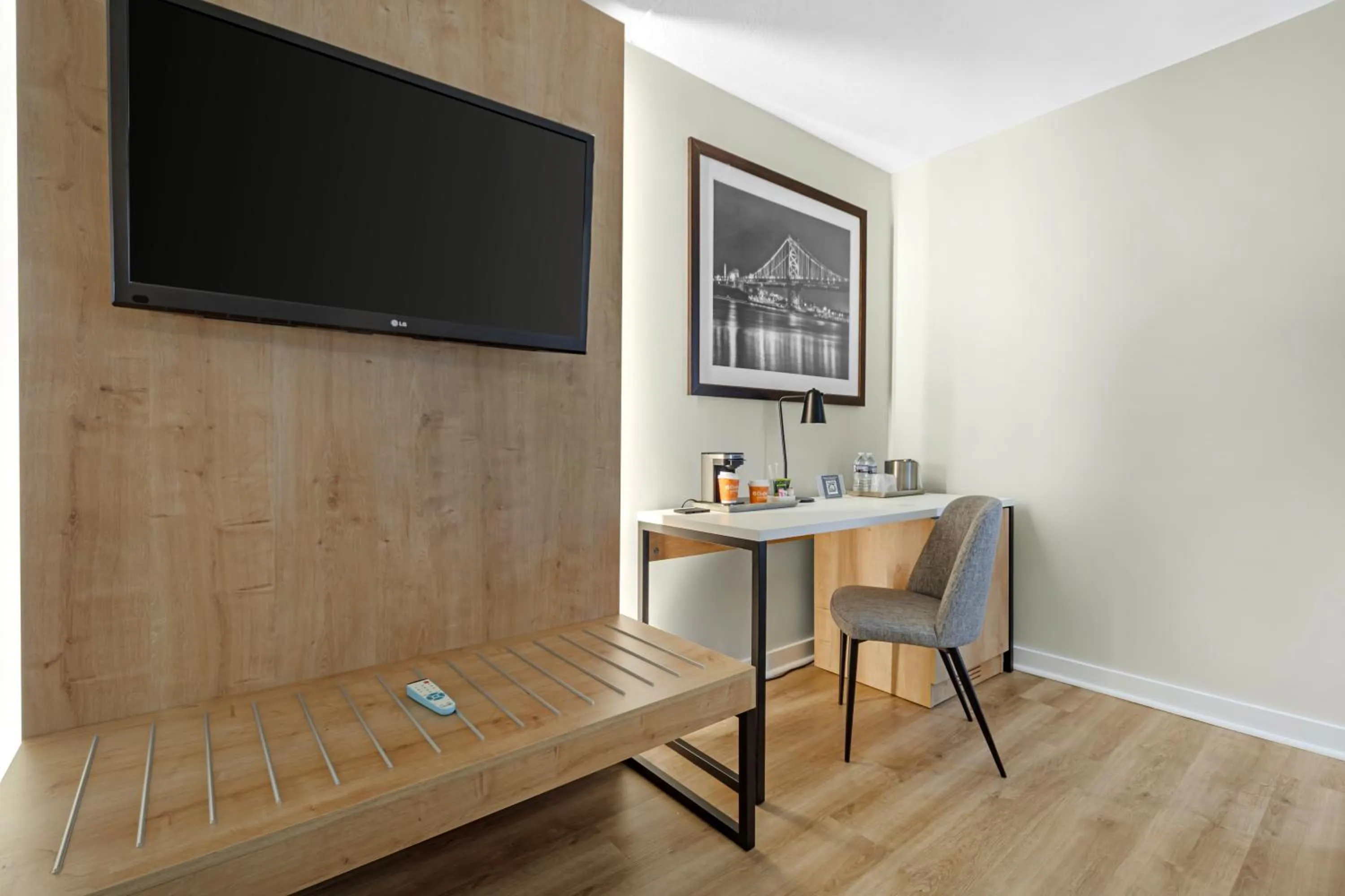 Bedroom in Radisson Hotel Philadelphia Northeast