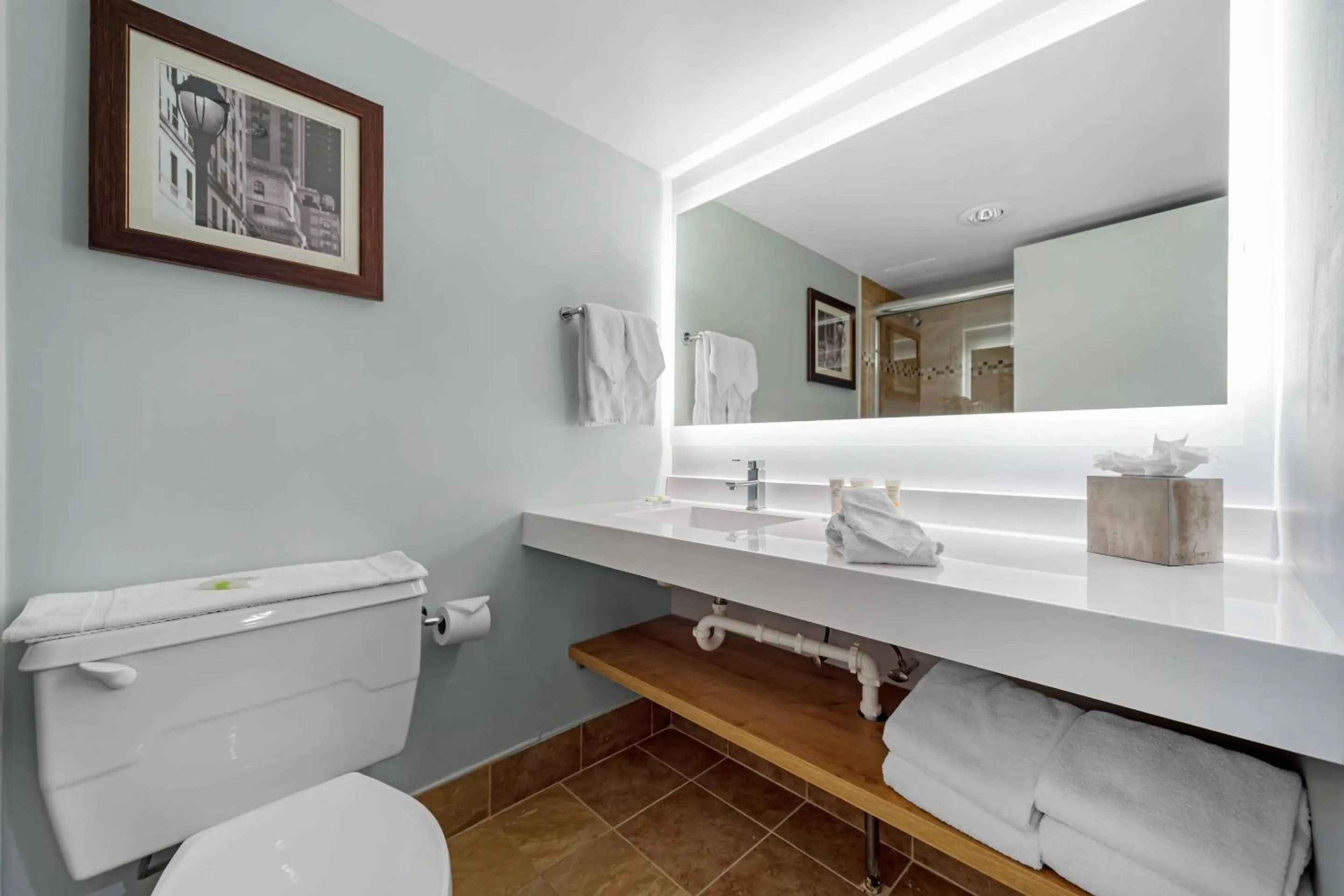 Bedroom in Radisson Hotel Philadelphia Northeast