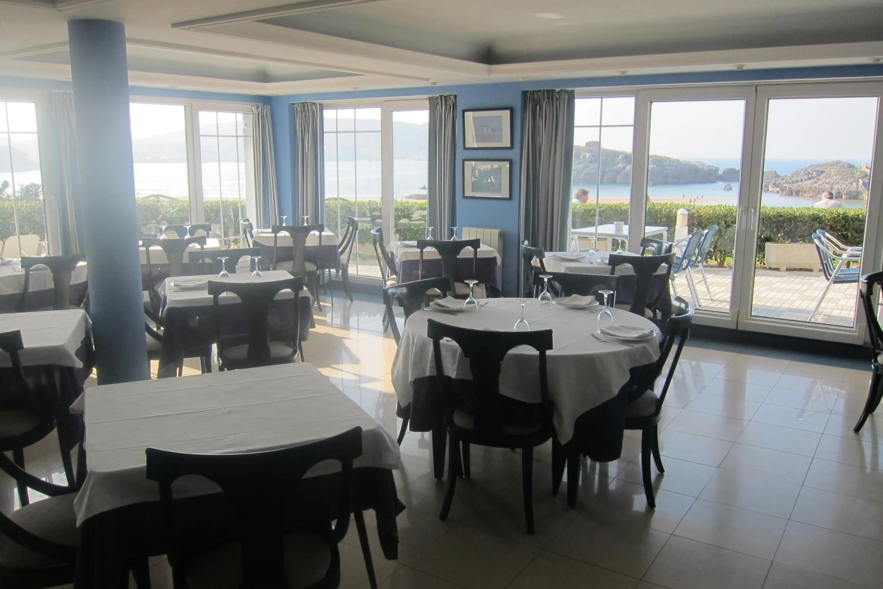 Restaurant/places to eat in Hotel Pineda Playa