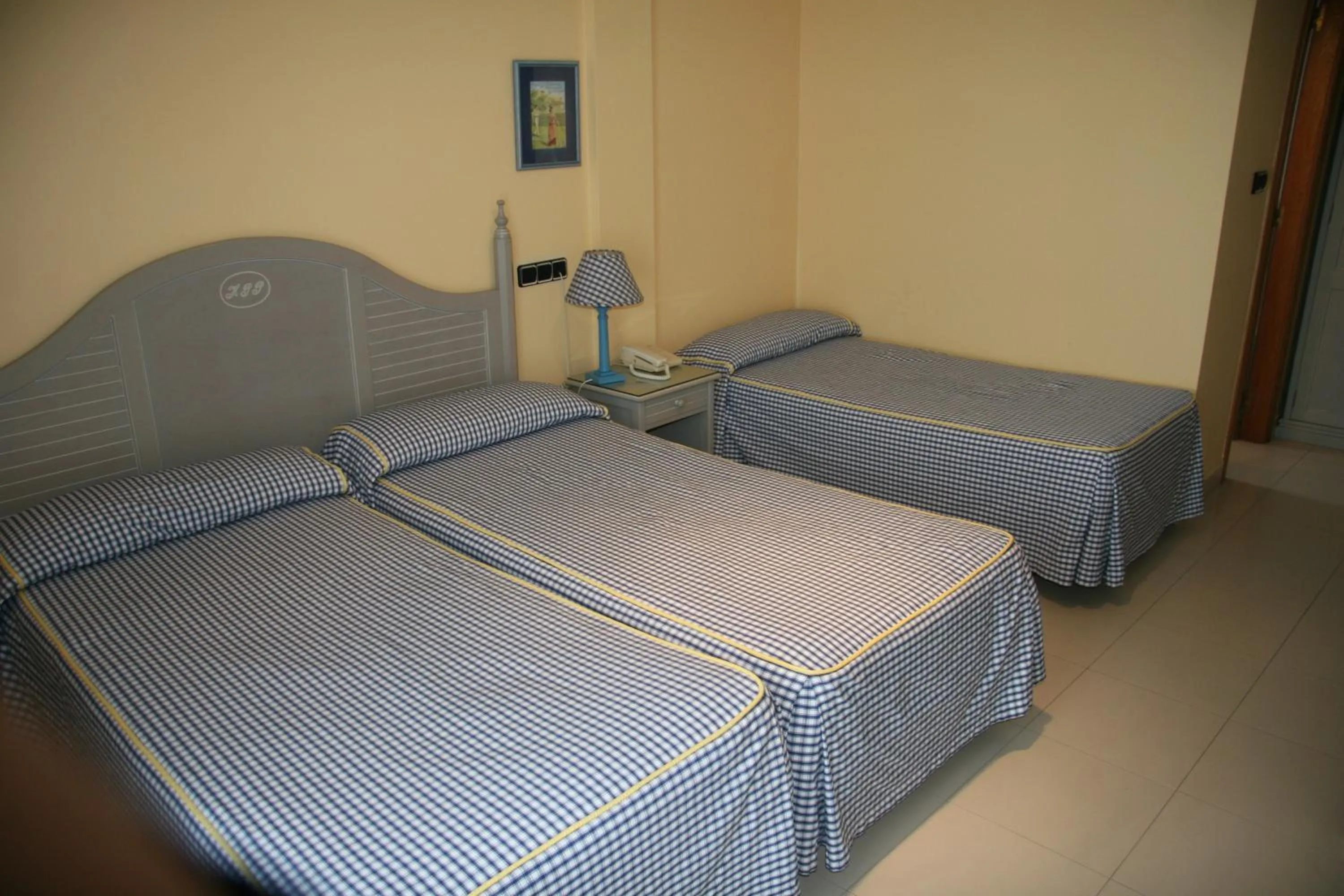 Photo of the whole room, Bed in Hotel Pineda Playa