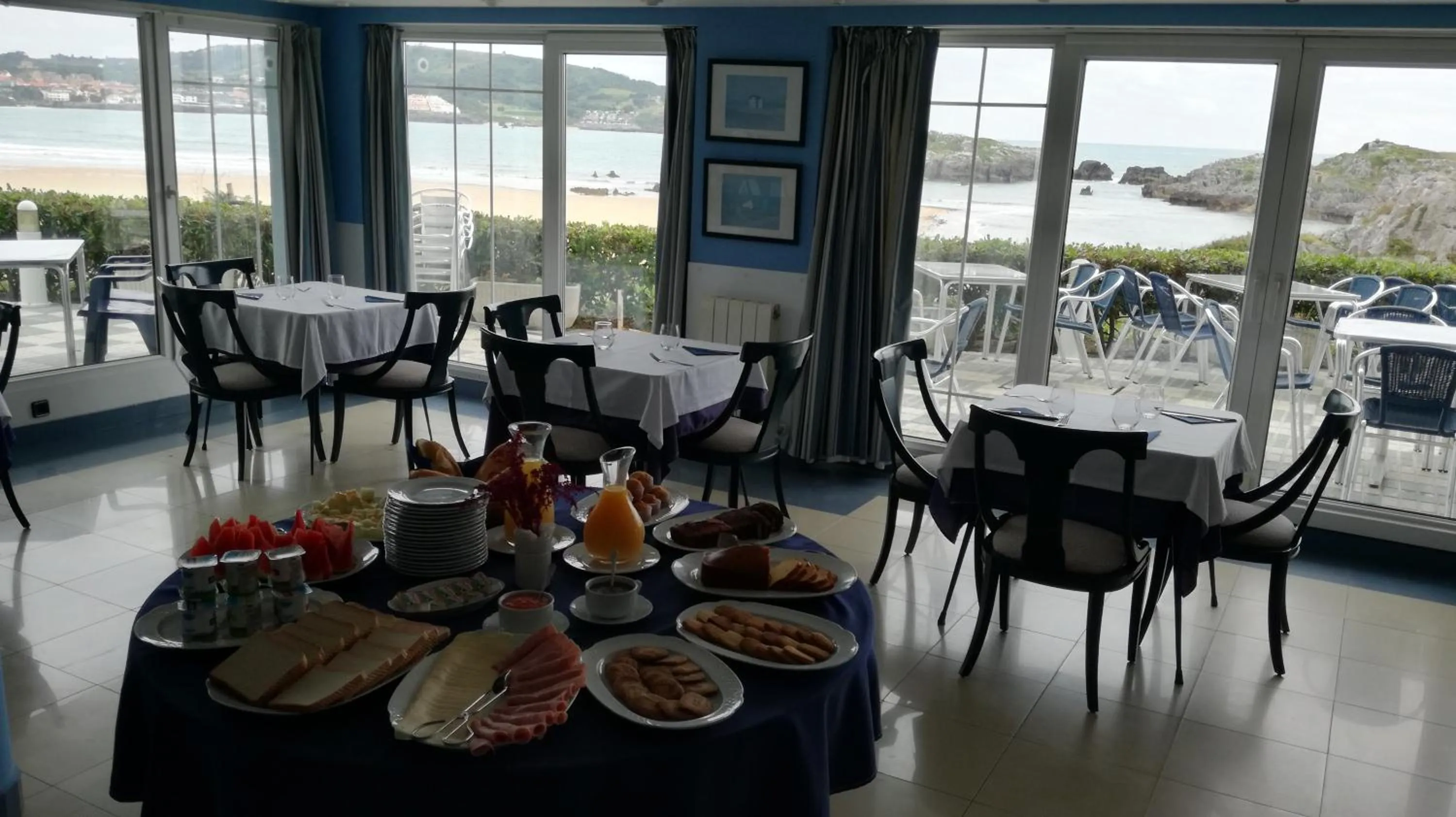 Restaurant/places to eat in Hotel Pineda Playa