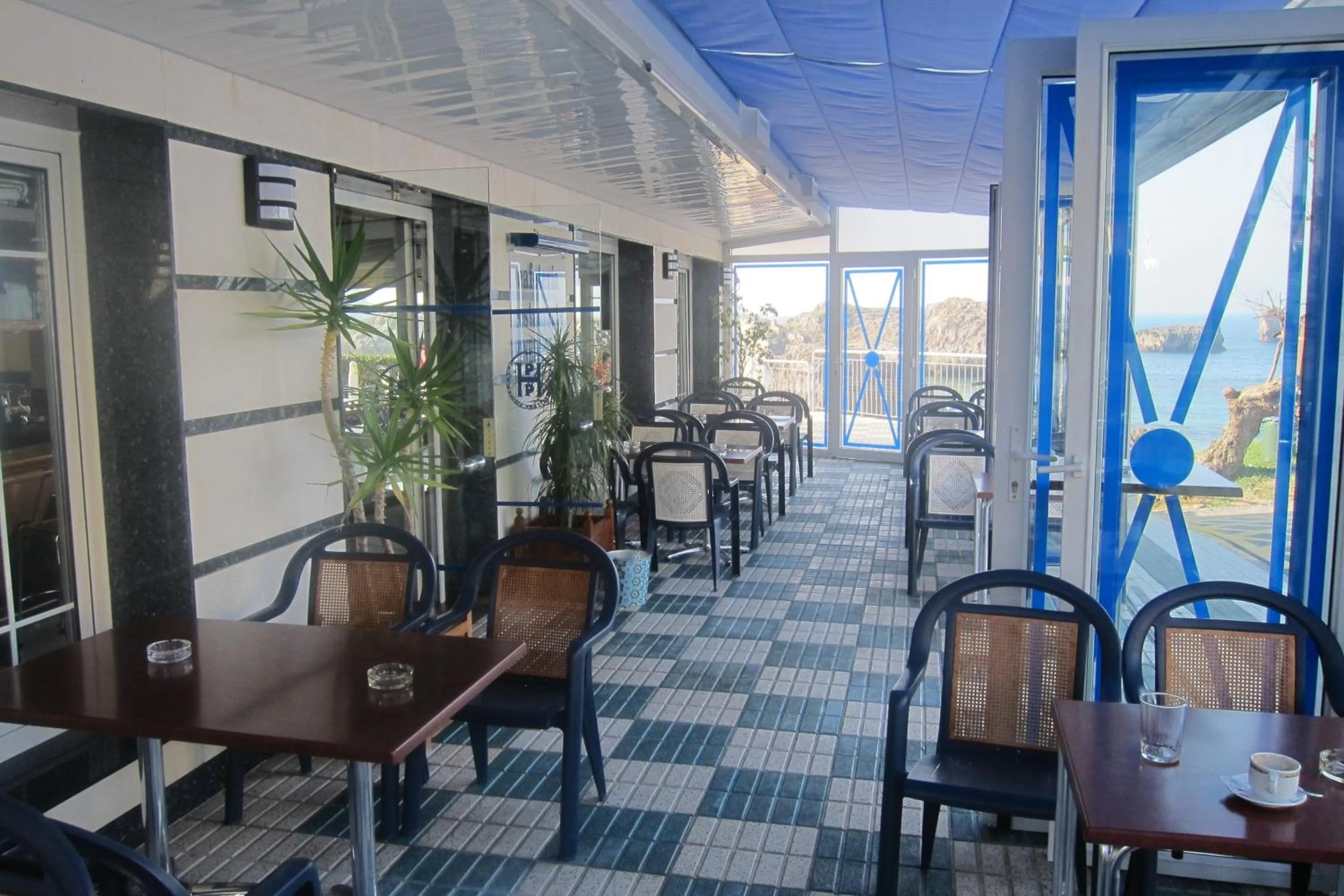 Restaurant/places to eat in Hotel Pineda Playa