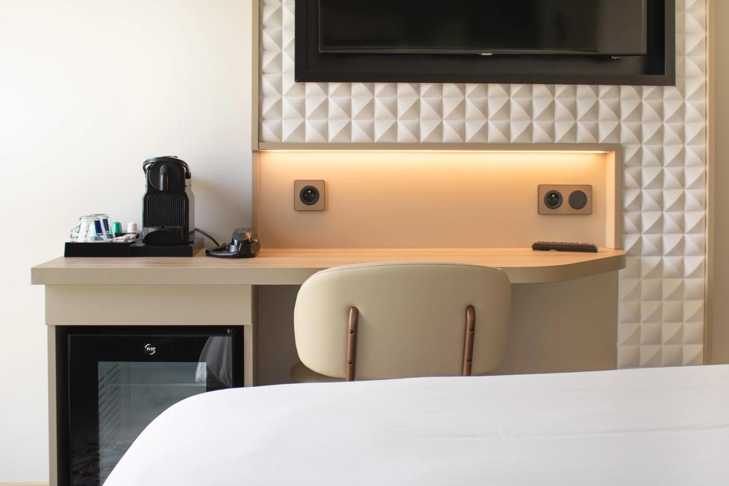 TV and multimedia, Bed in Brit Hotel Nantes Vigneux - L'Atlantel