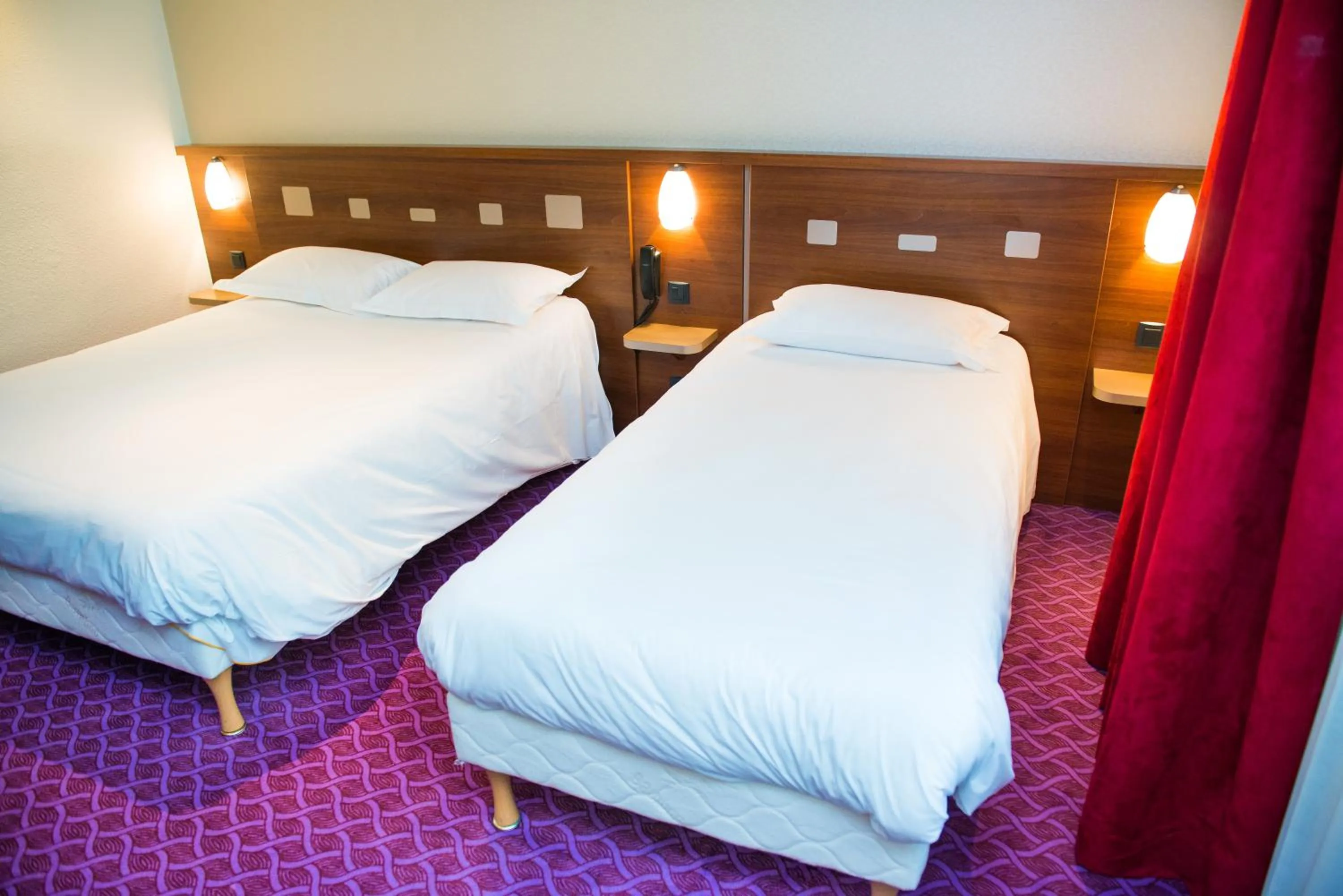 Bed in Brit Hotel Nantes Vigneux - L'Atlantel