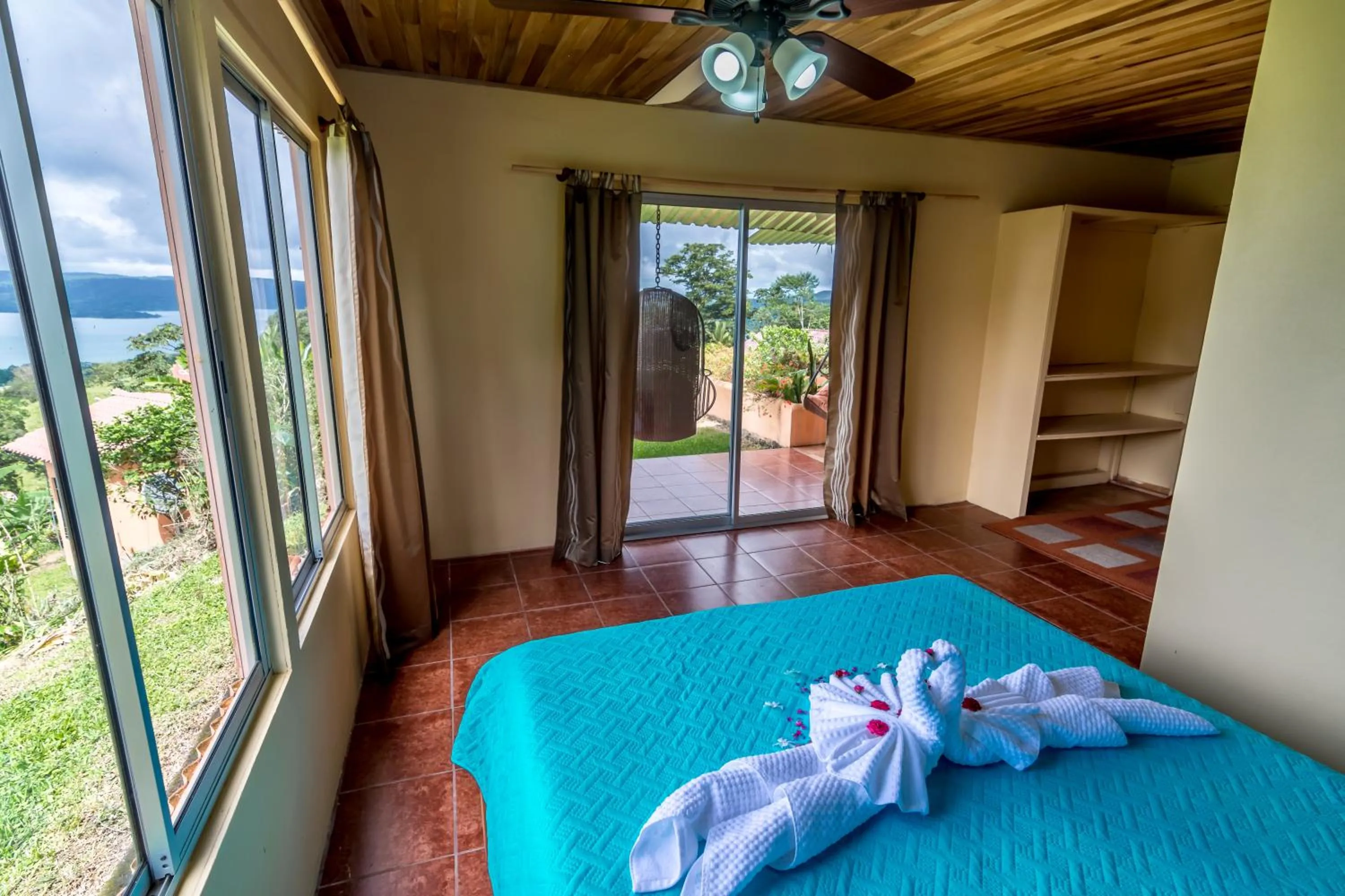 Bed in Hotel Nepenthe B&B