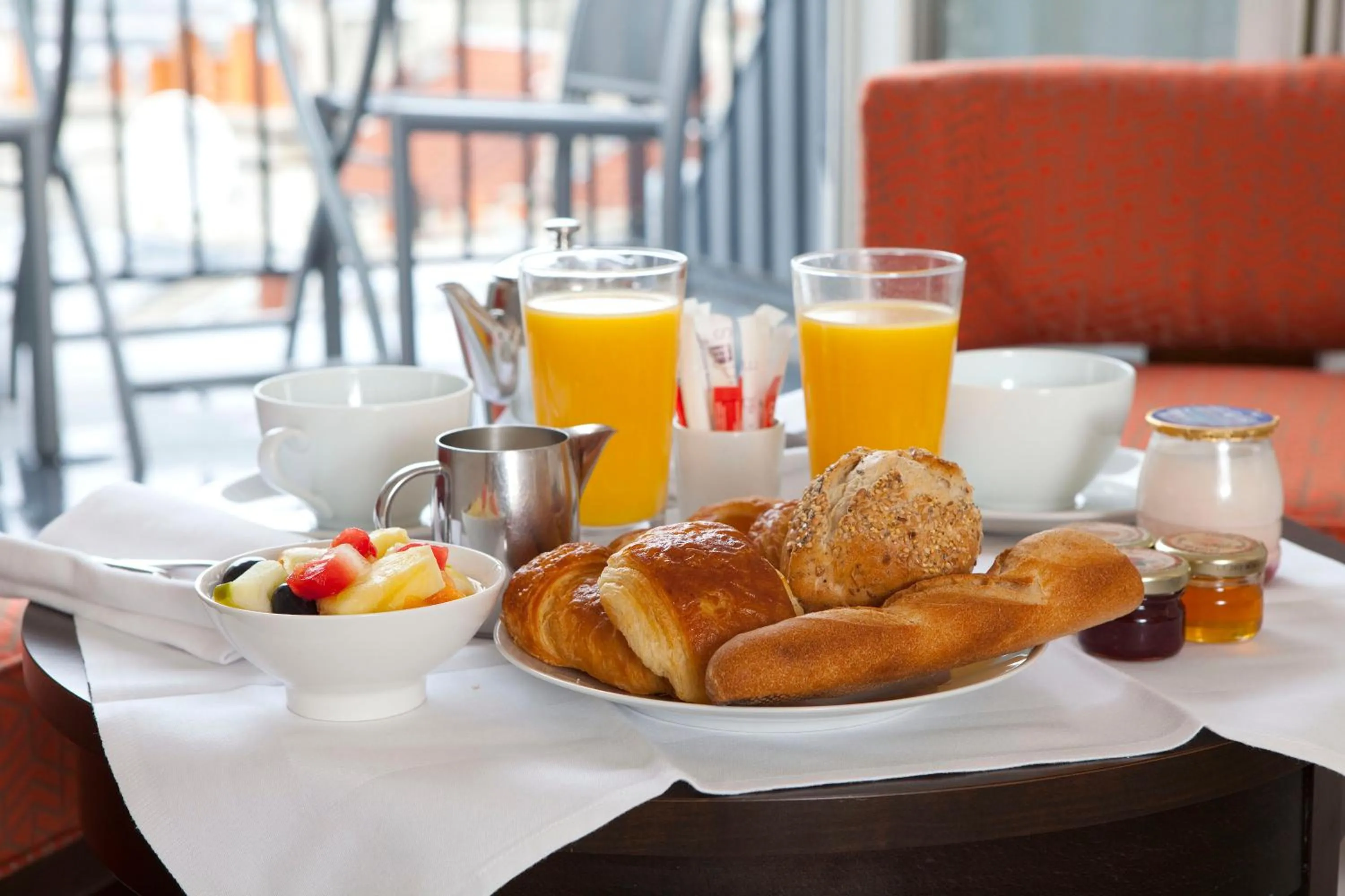 Breakfast in Le Senat