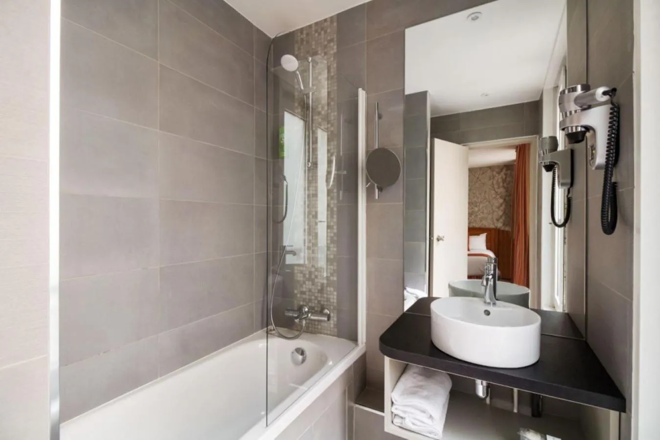 Bathroom in Timhotel Opera Madeleine