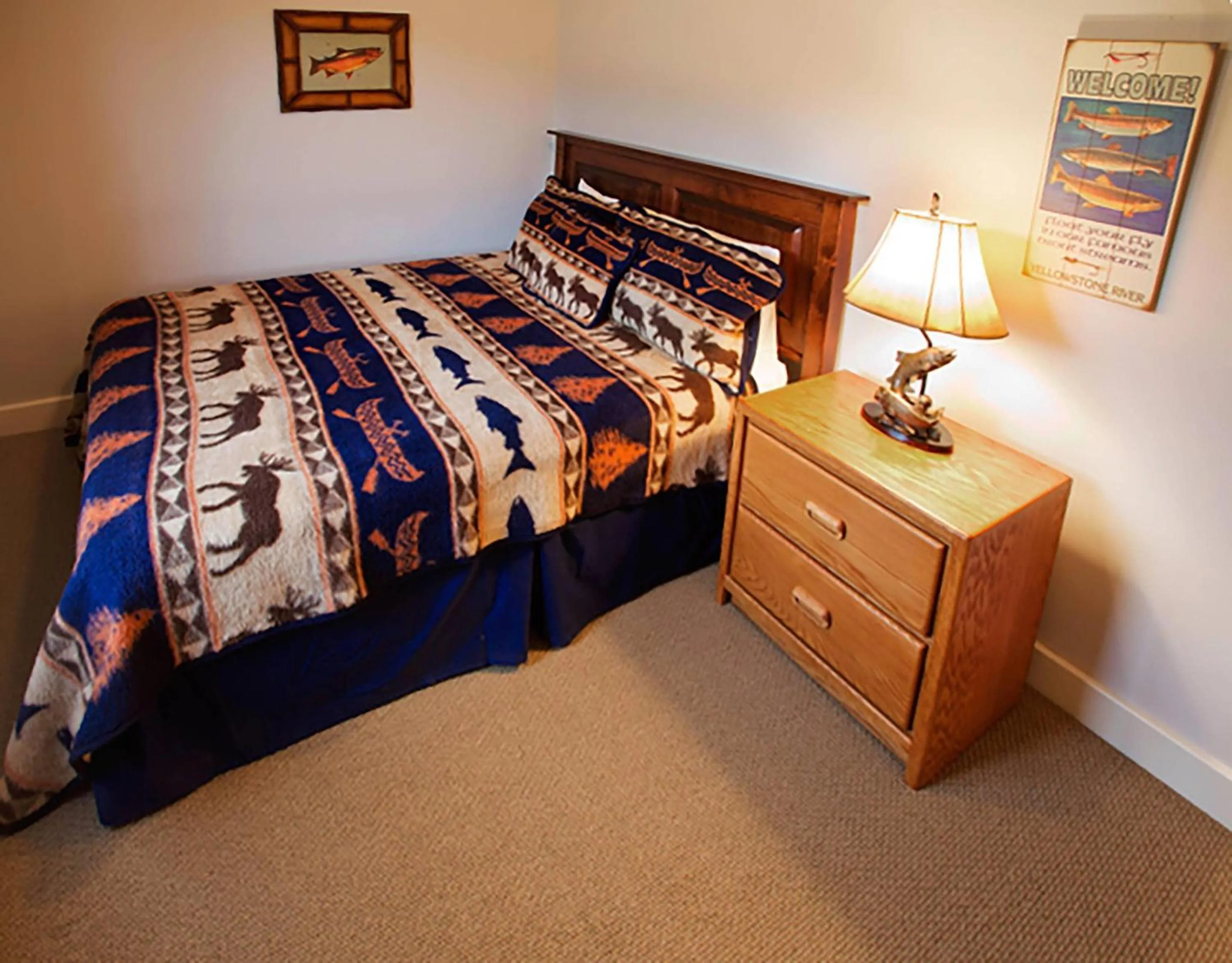 Bedroom, Bed in Yellowstone Valley Lodge, an Ascend Collection Hotel