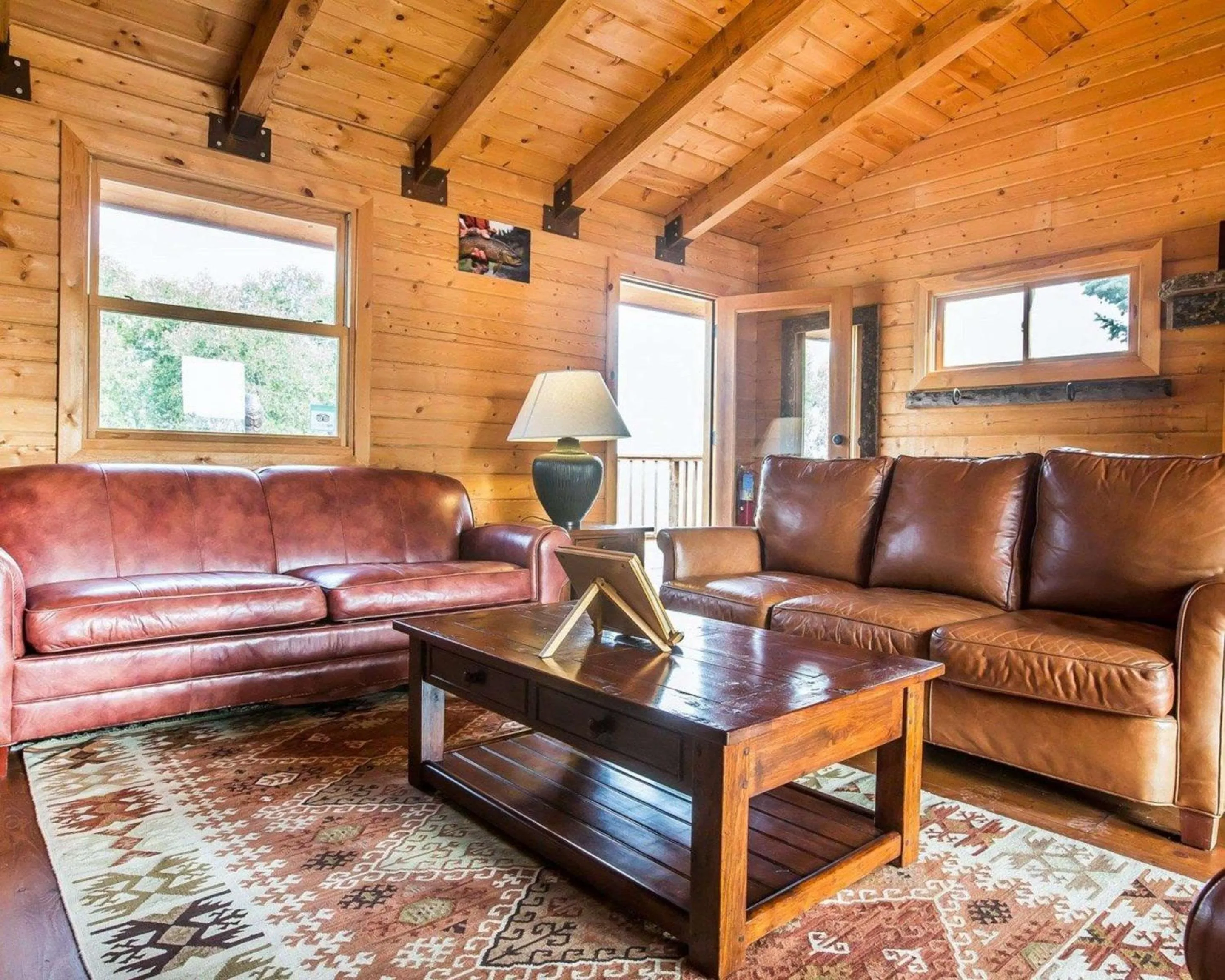 Lobby or reception in Yellowstone Valley Lodge, an Ascend Collection Hotel