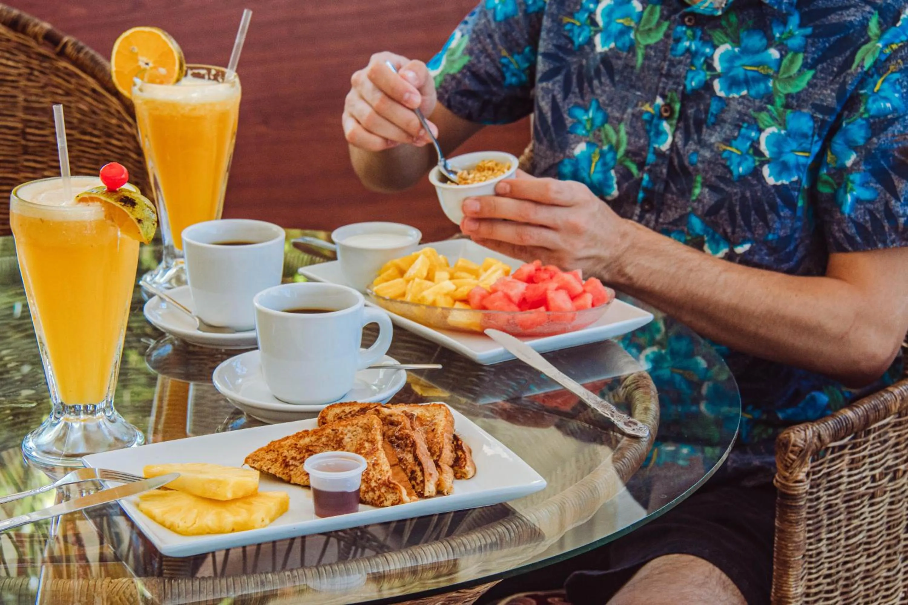 Restaurant/places to eat in Hotel Santana