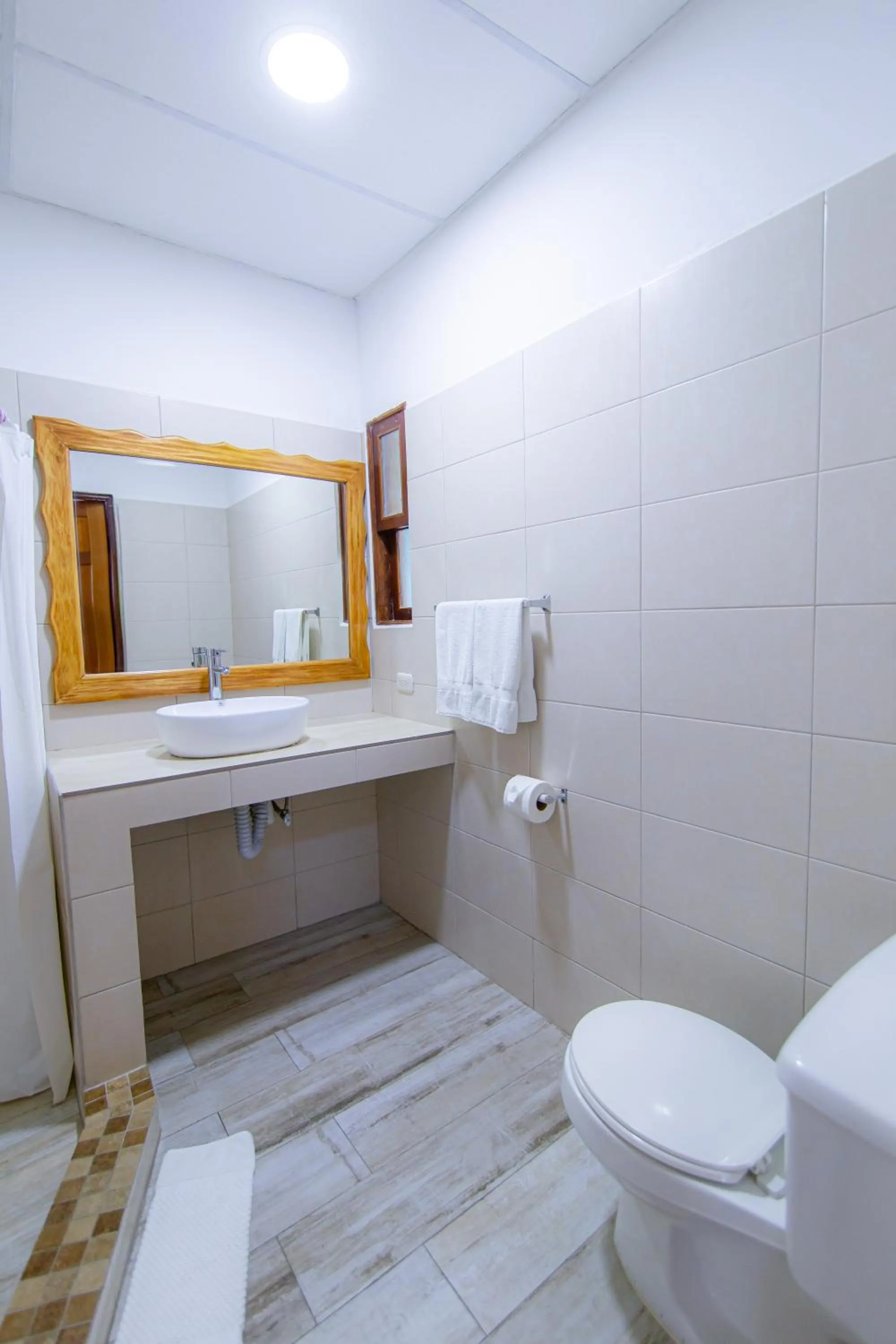 Bathroom in Hotel Santana