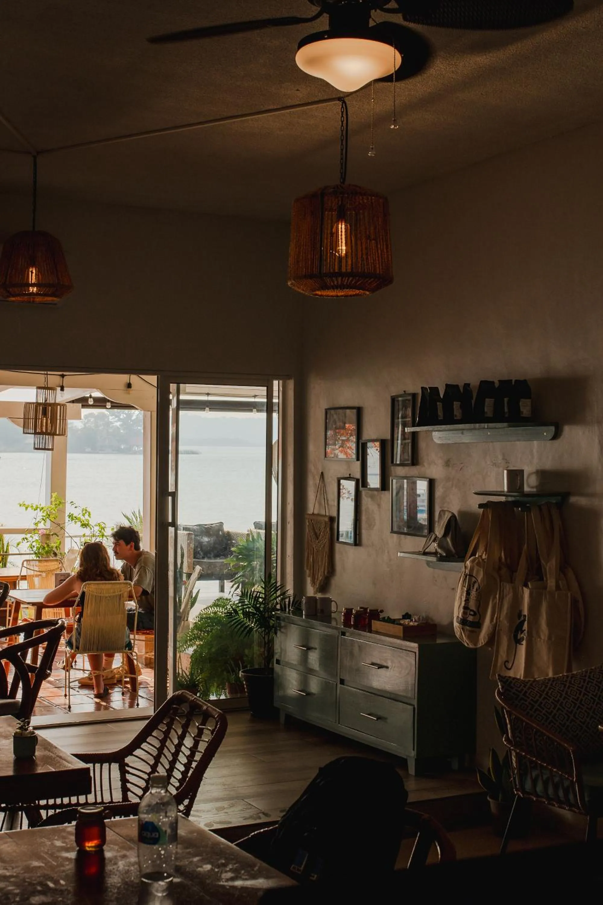 Restaurant/places to eat in Hotel Santana